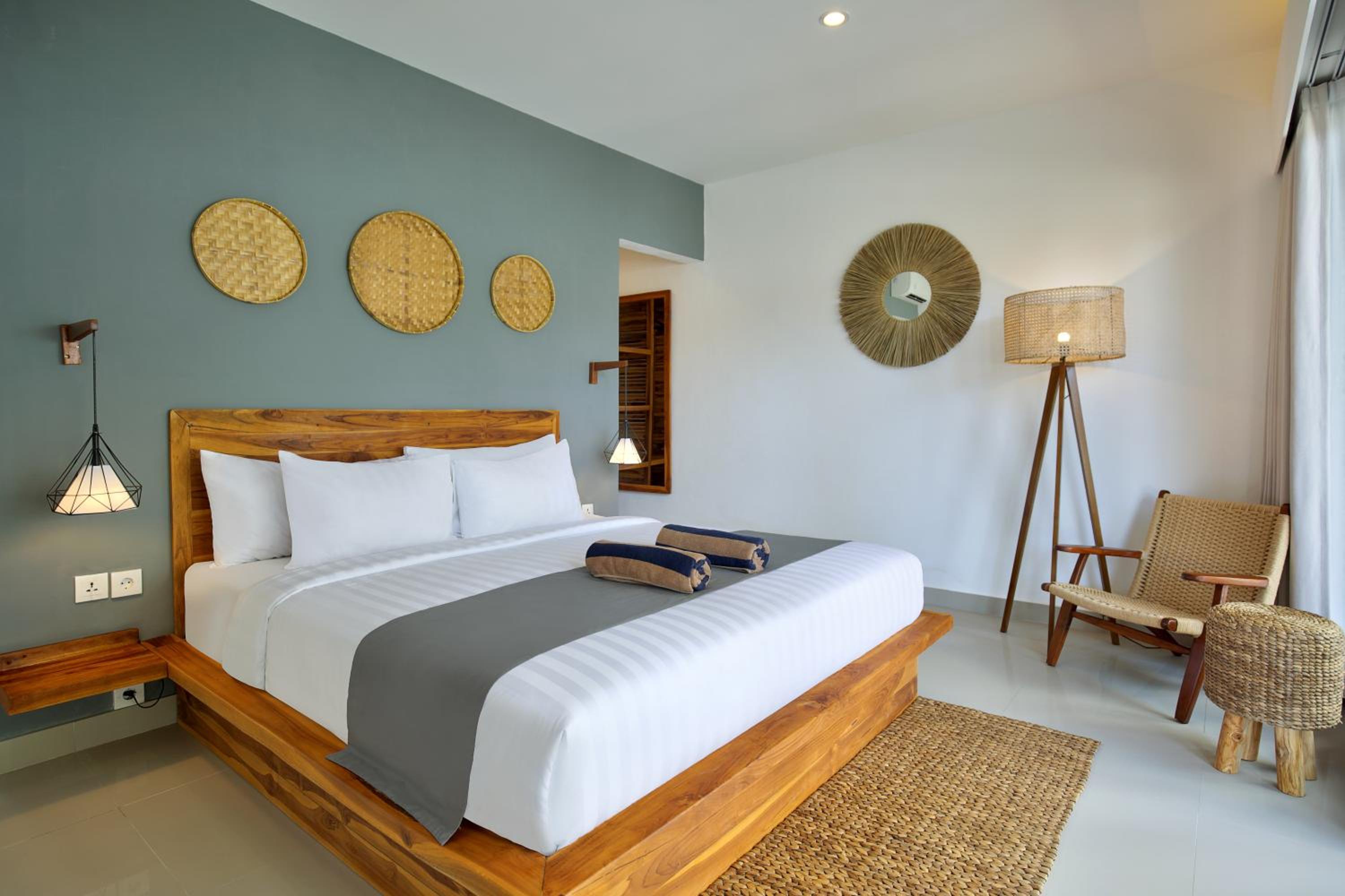 Three-Bedroom Villa photo 2