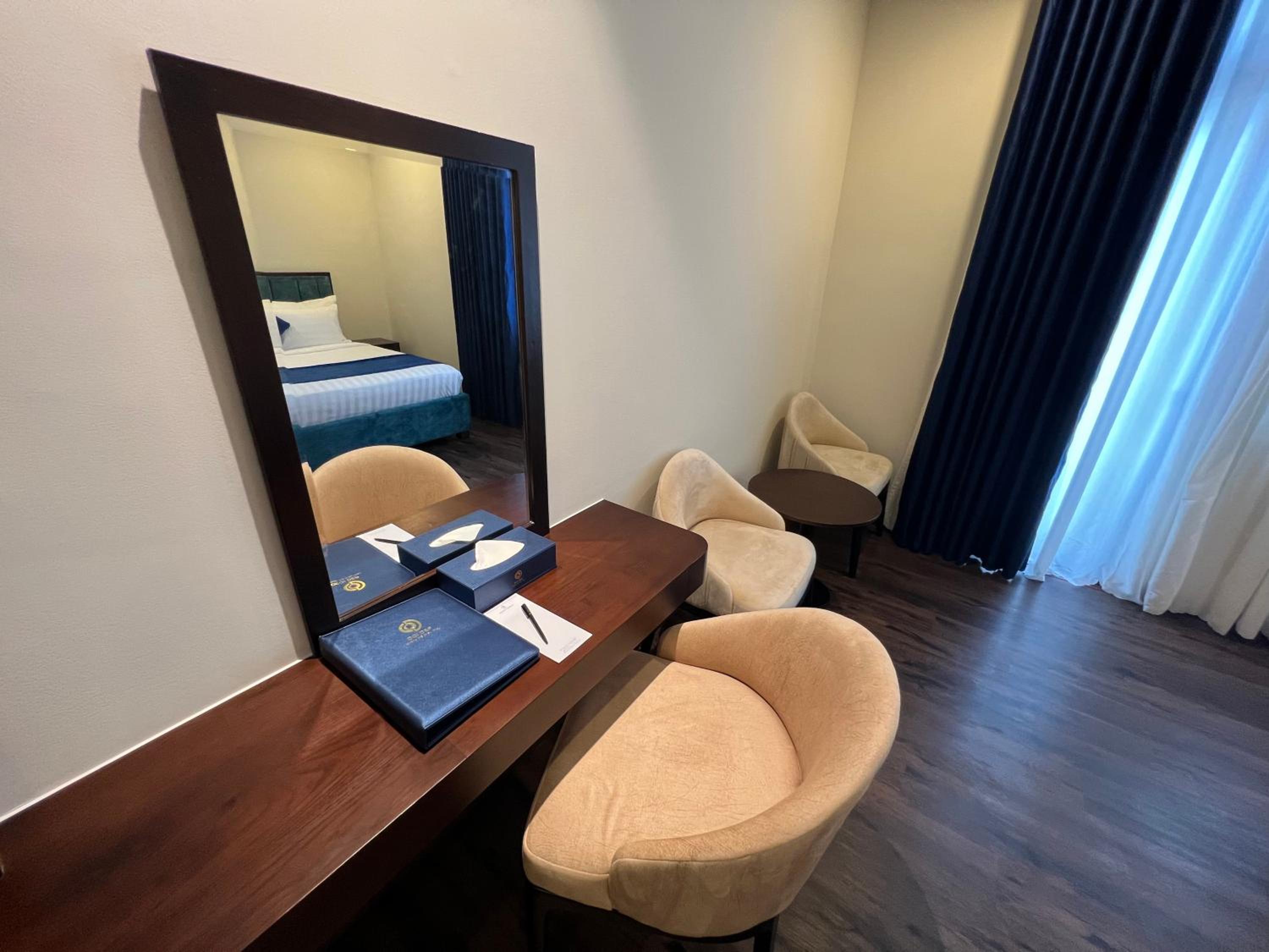 Twin Room - Photo 5
