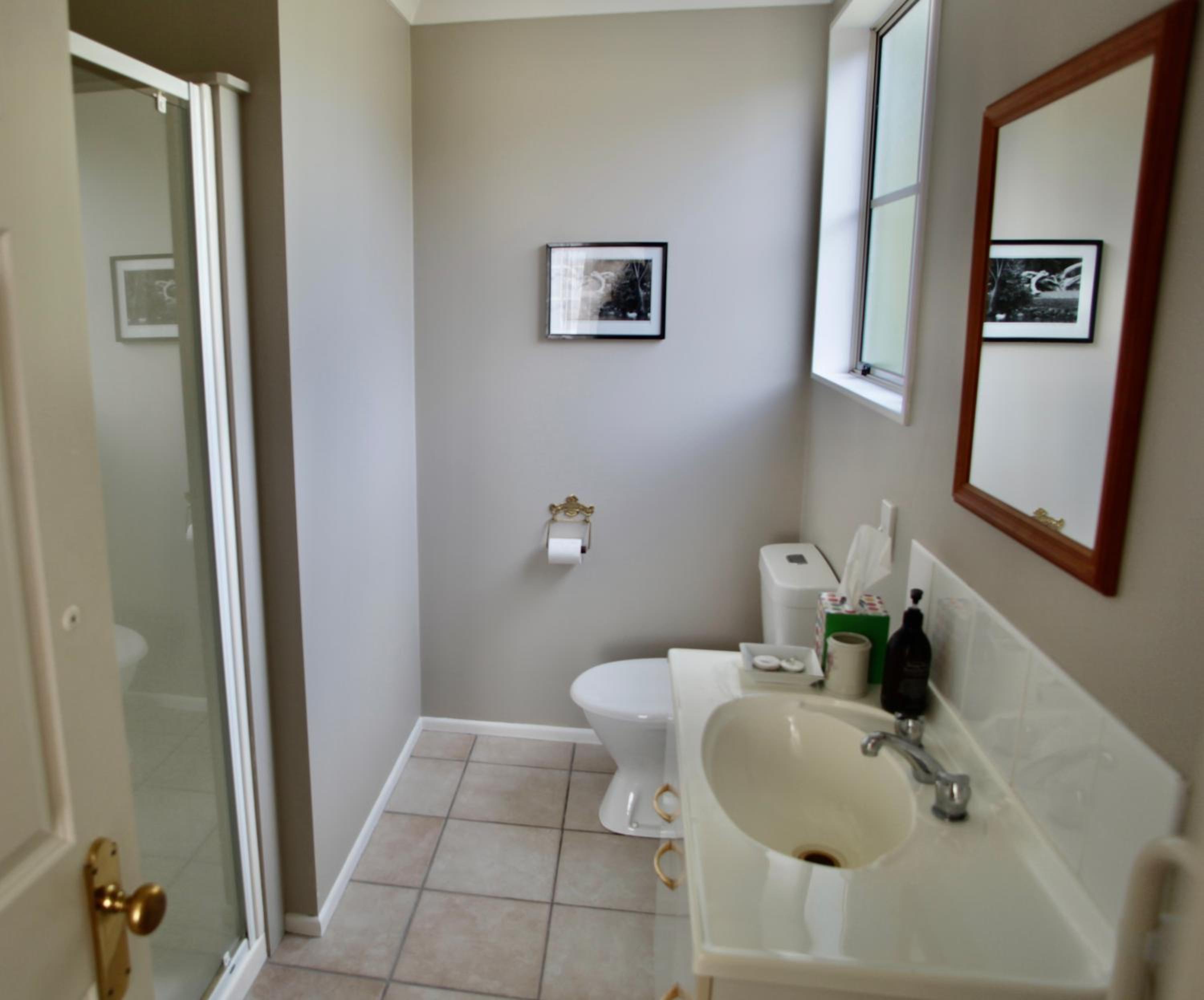 Queen Room photo 3