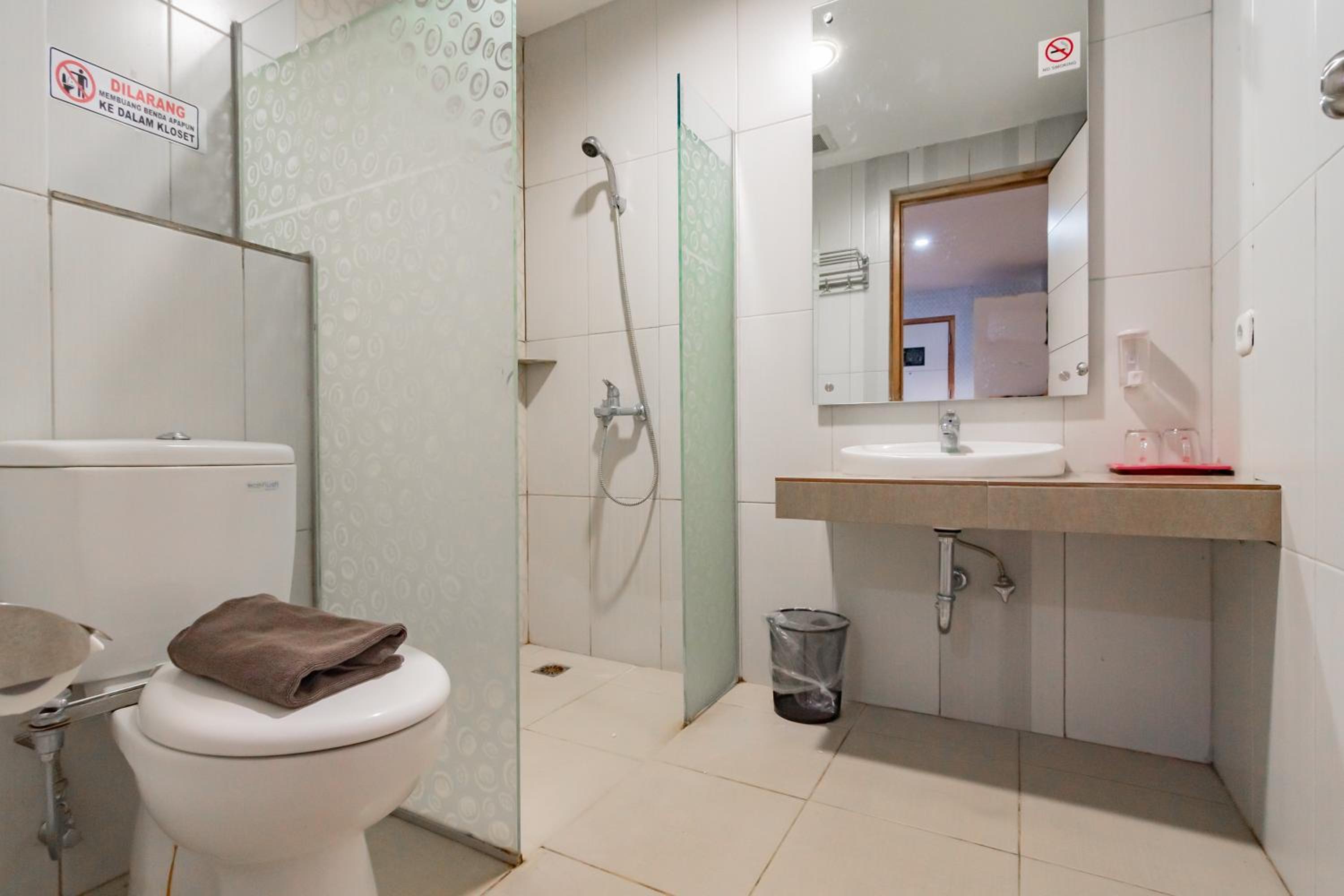 Twin Room - Photo 8