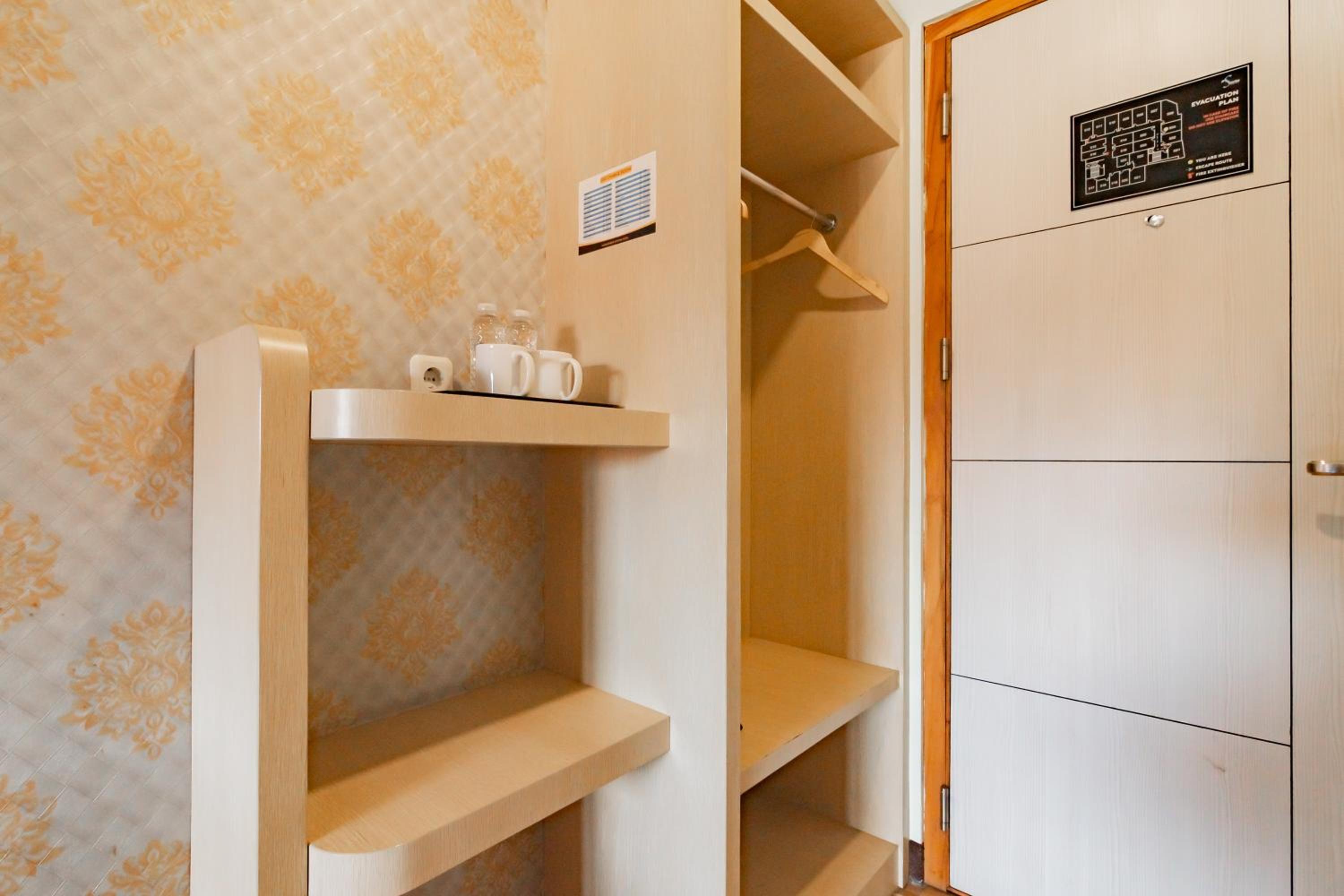 Twin Room - Photo 3