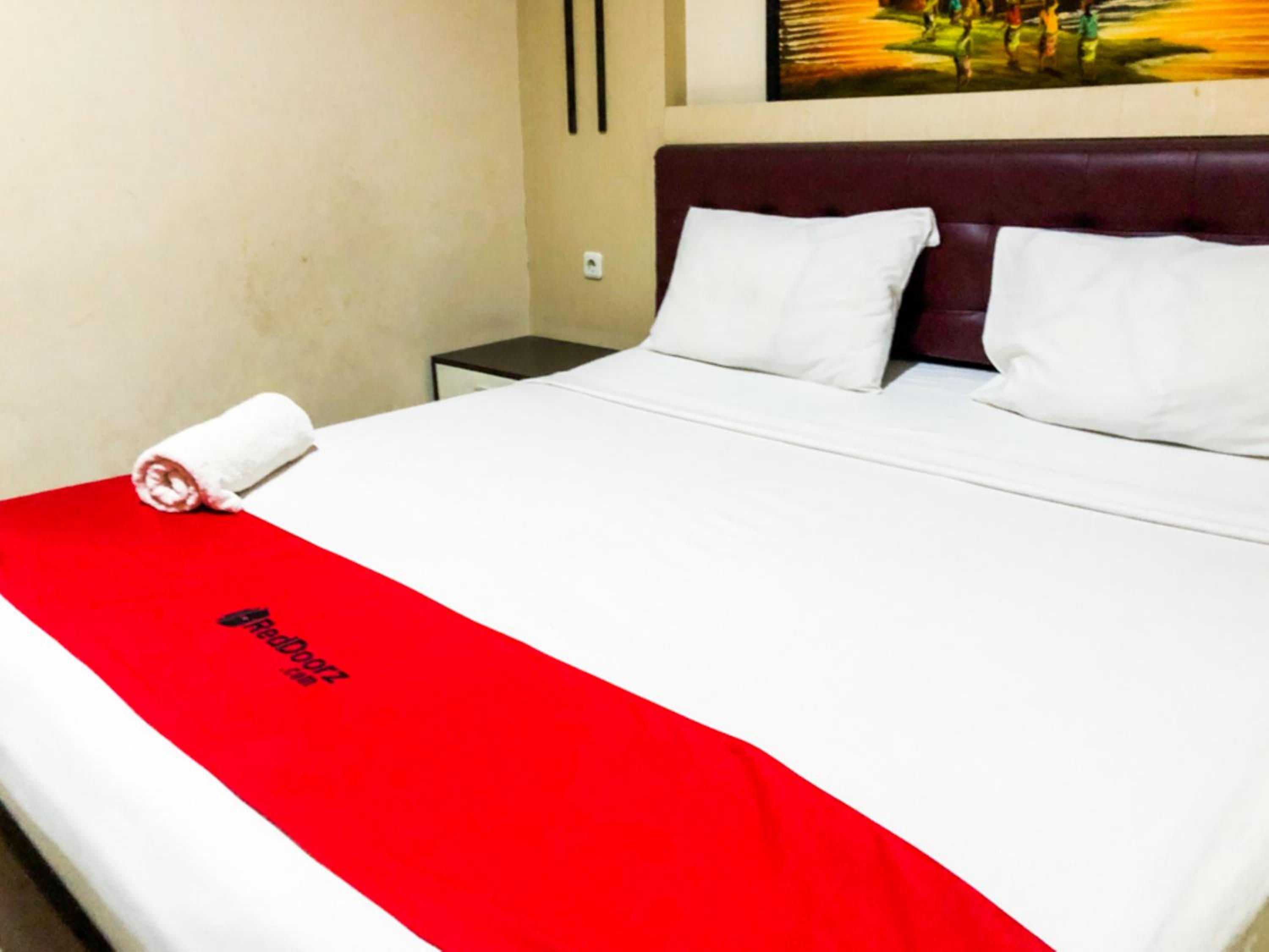 Deluxe Room - Photo 6