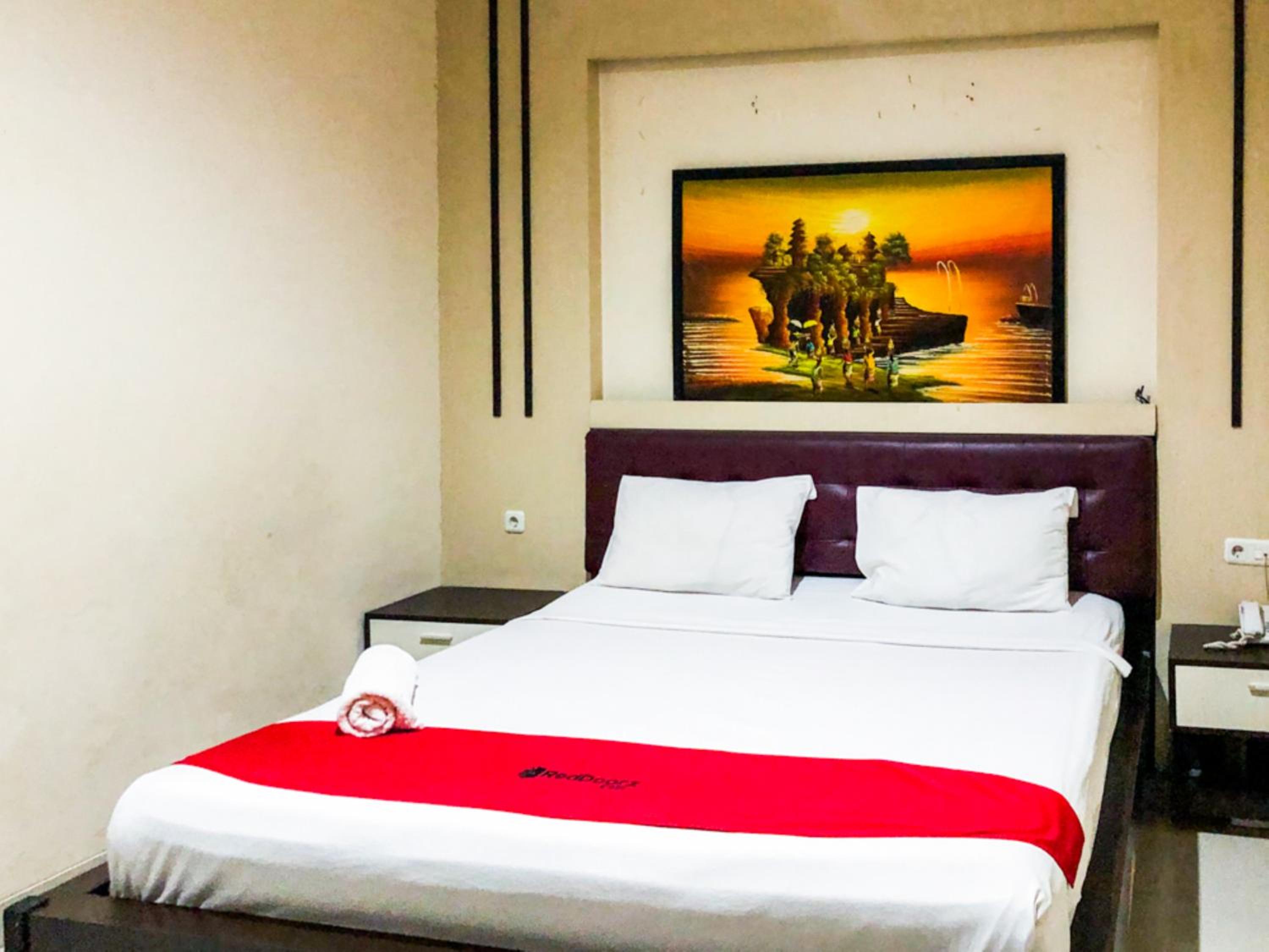 Deluxe Room - Photo 1