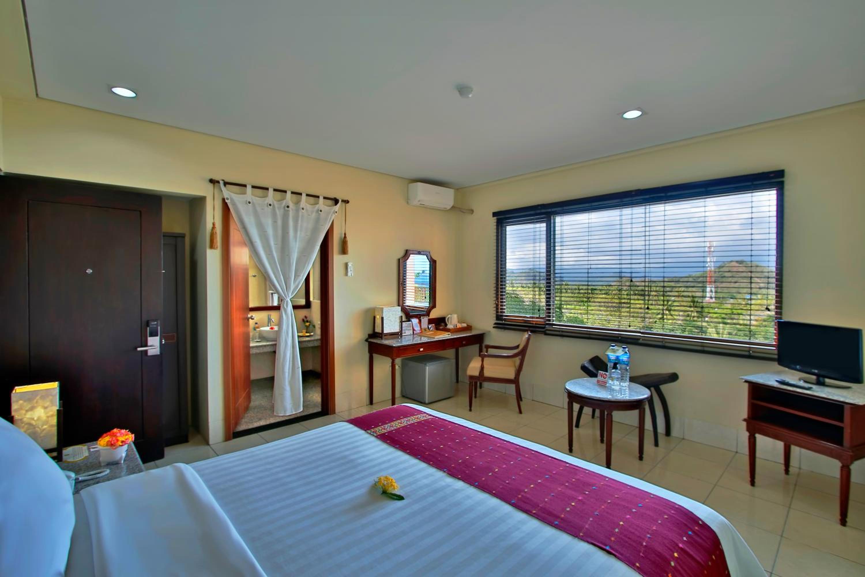 Deluxe Hill View (Room Only) With Free Airport Transfer  photo 1