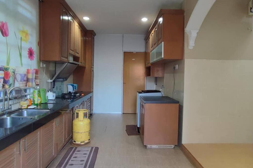 Three-Bedroom House photo 2