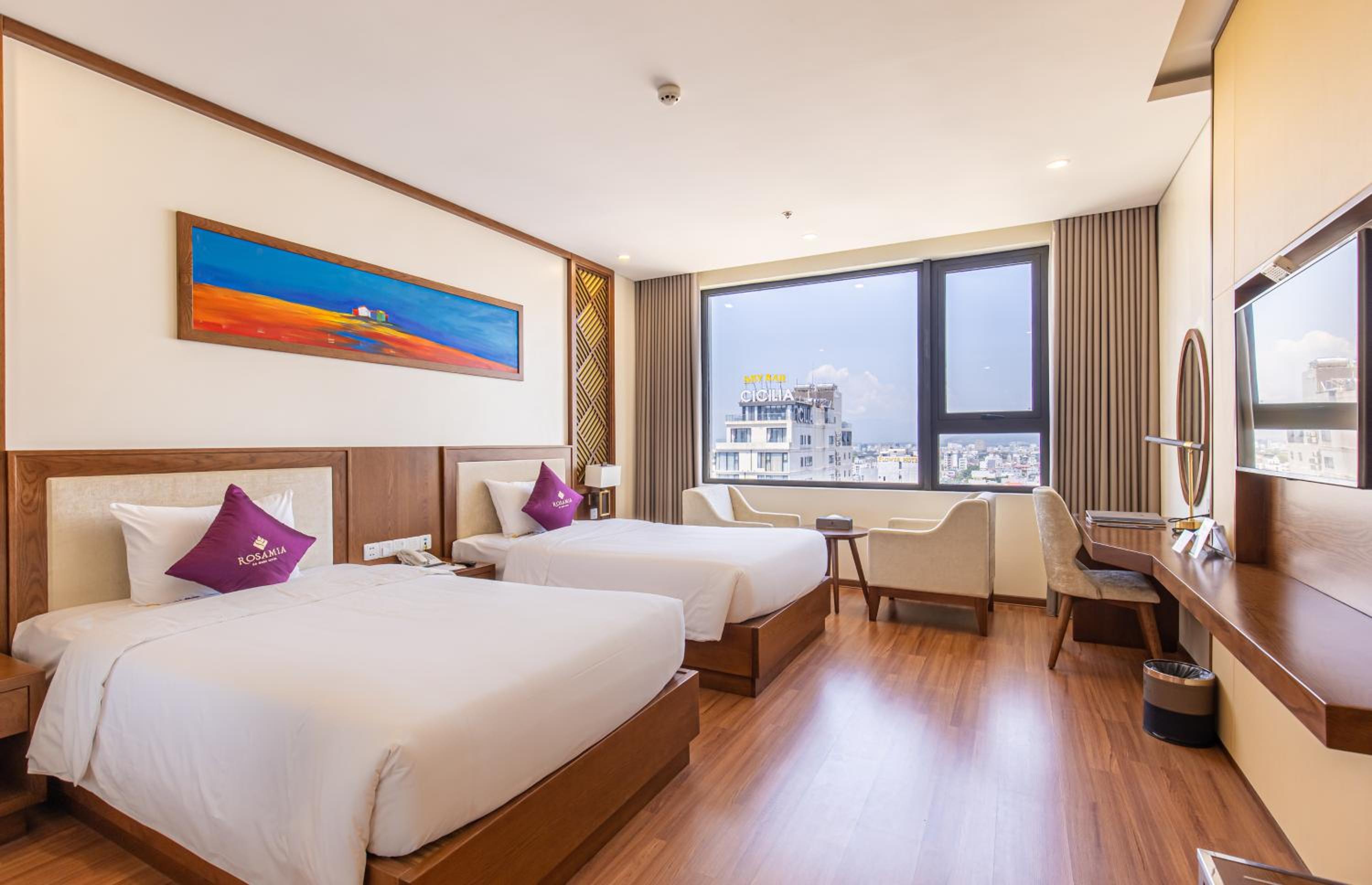 Deluxe Twin Room City View