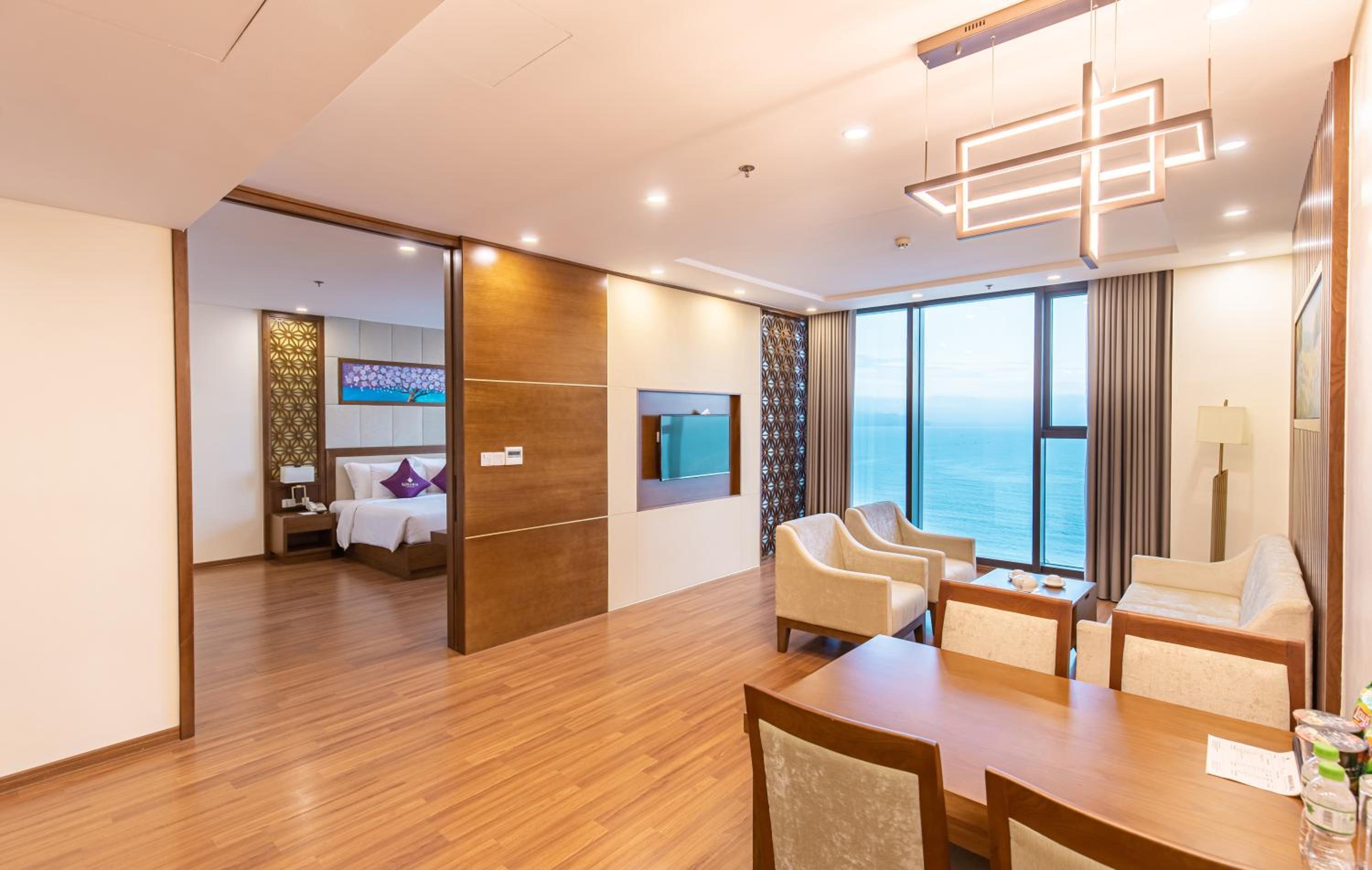Executive Suite Ocean Front with Afternoon Tea Per Stay