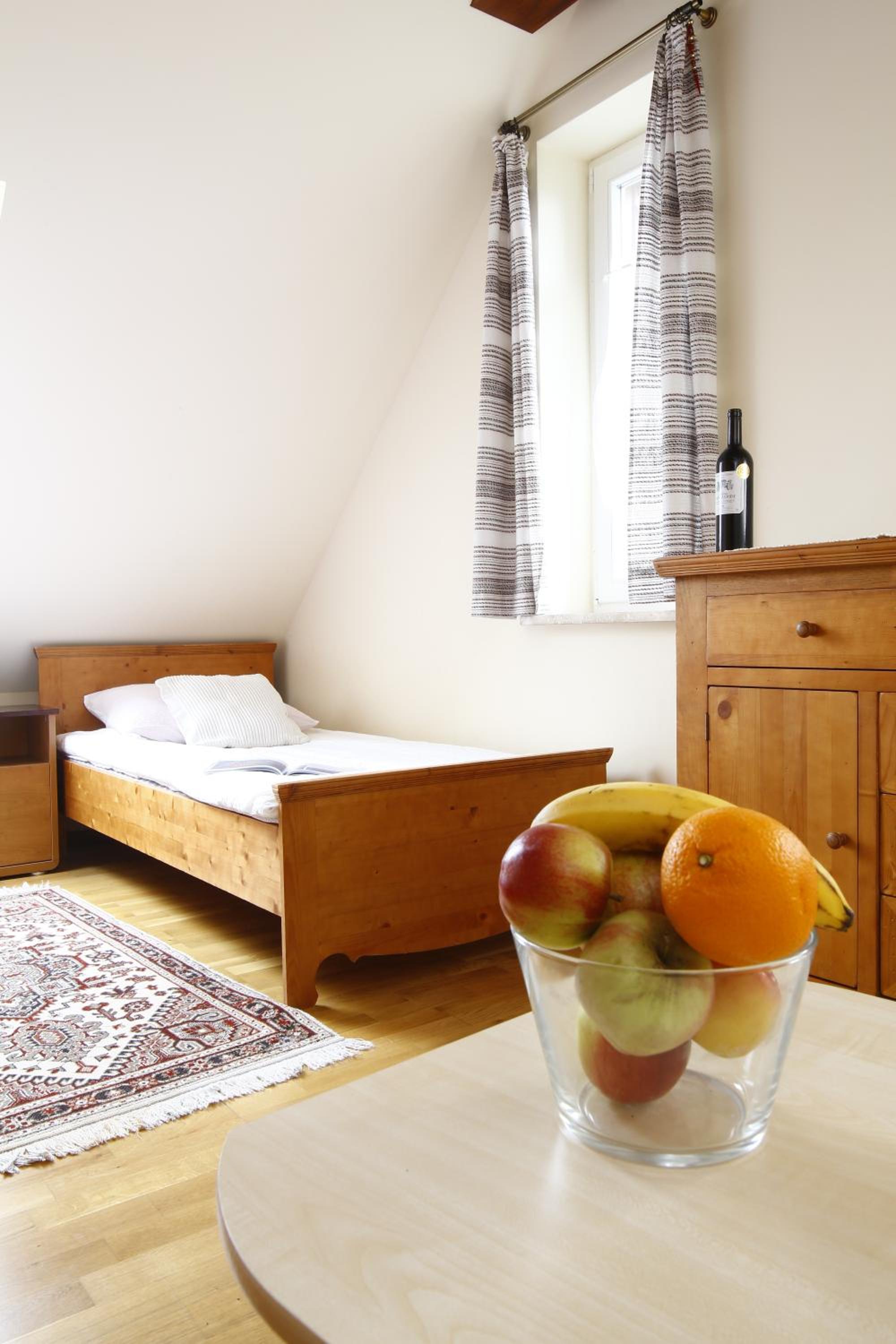 Six-Bedroom House photo 2