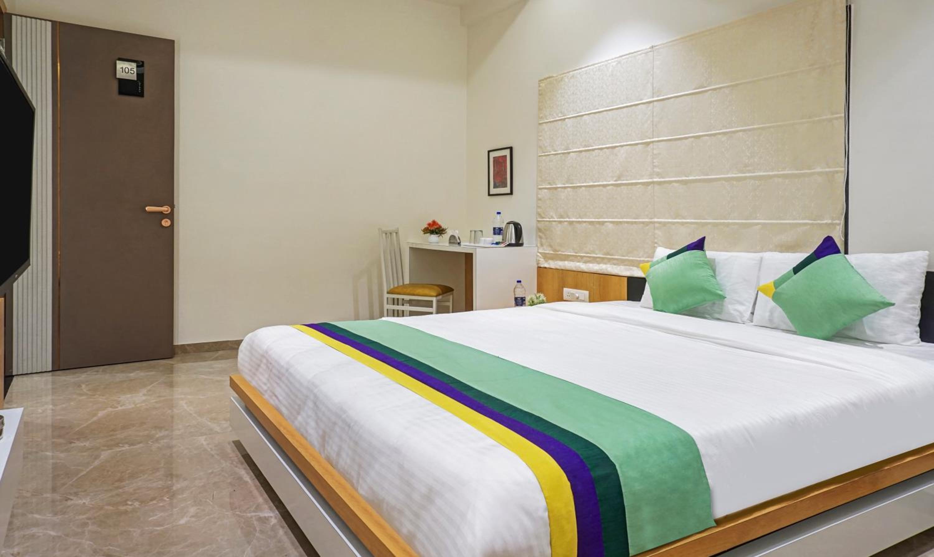 Deluxe Double Room - Photo 18