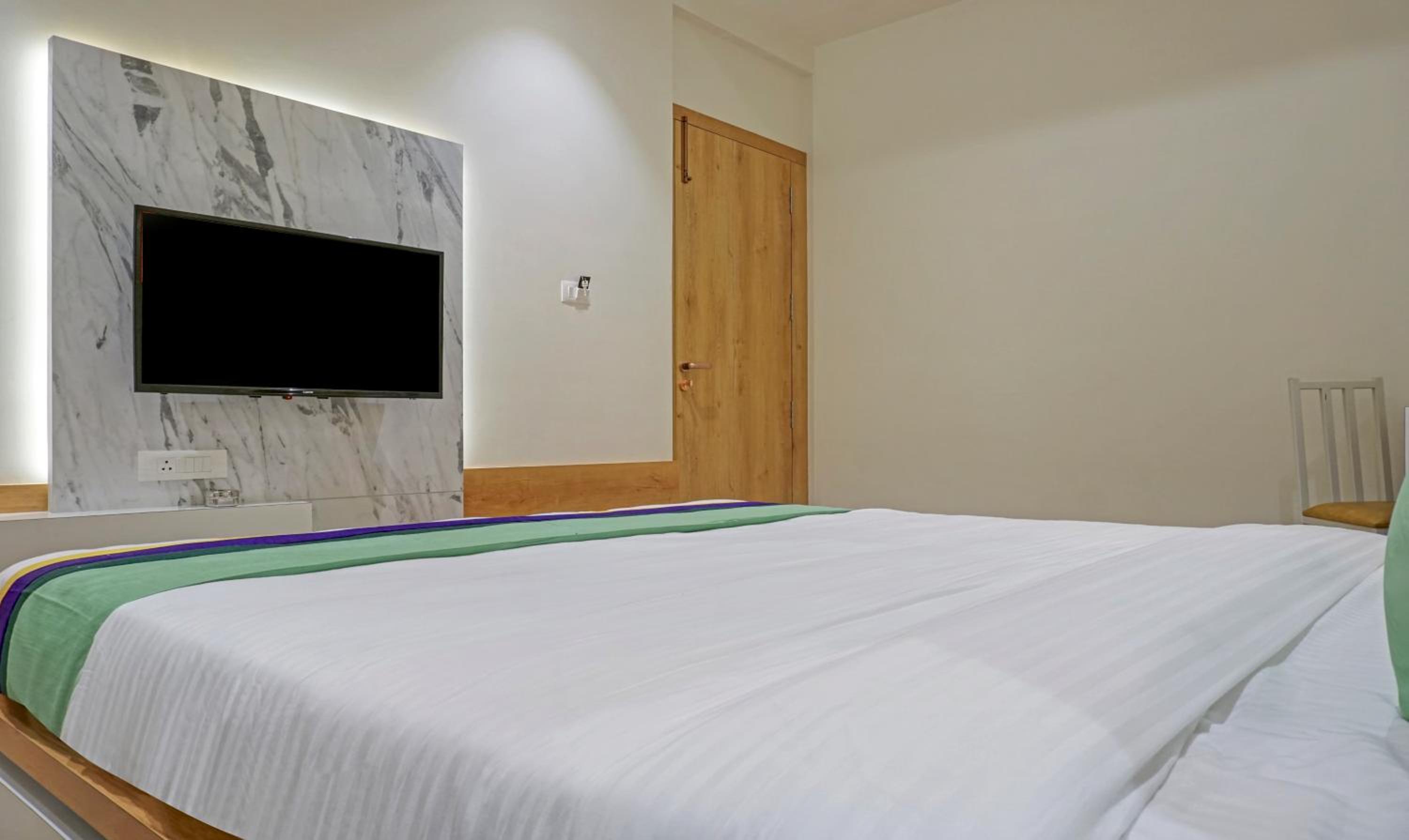 Deluxe Double Room - Photo 16