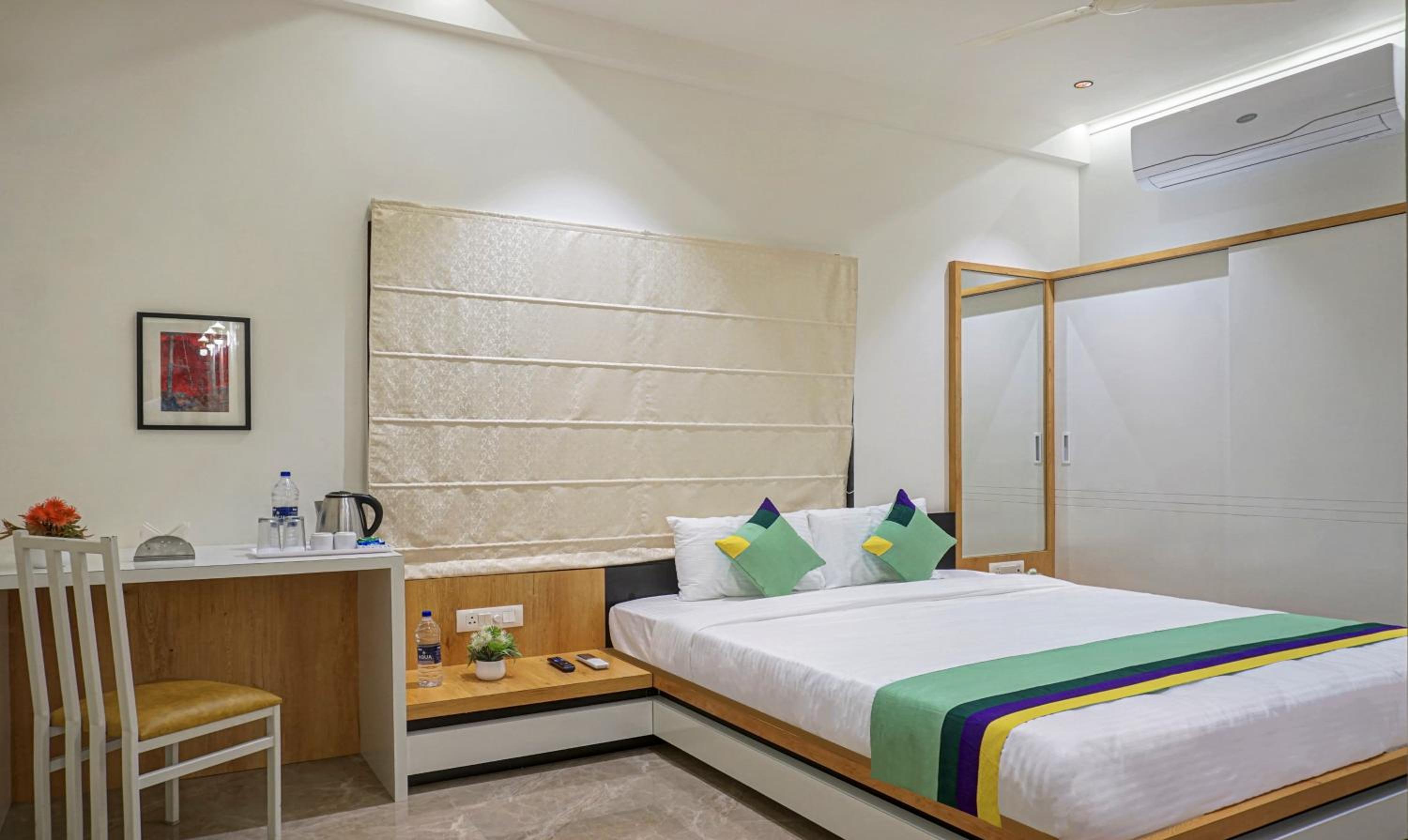 Deluxe Double Room - Photo 15