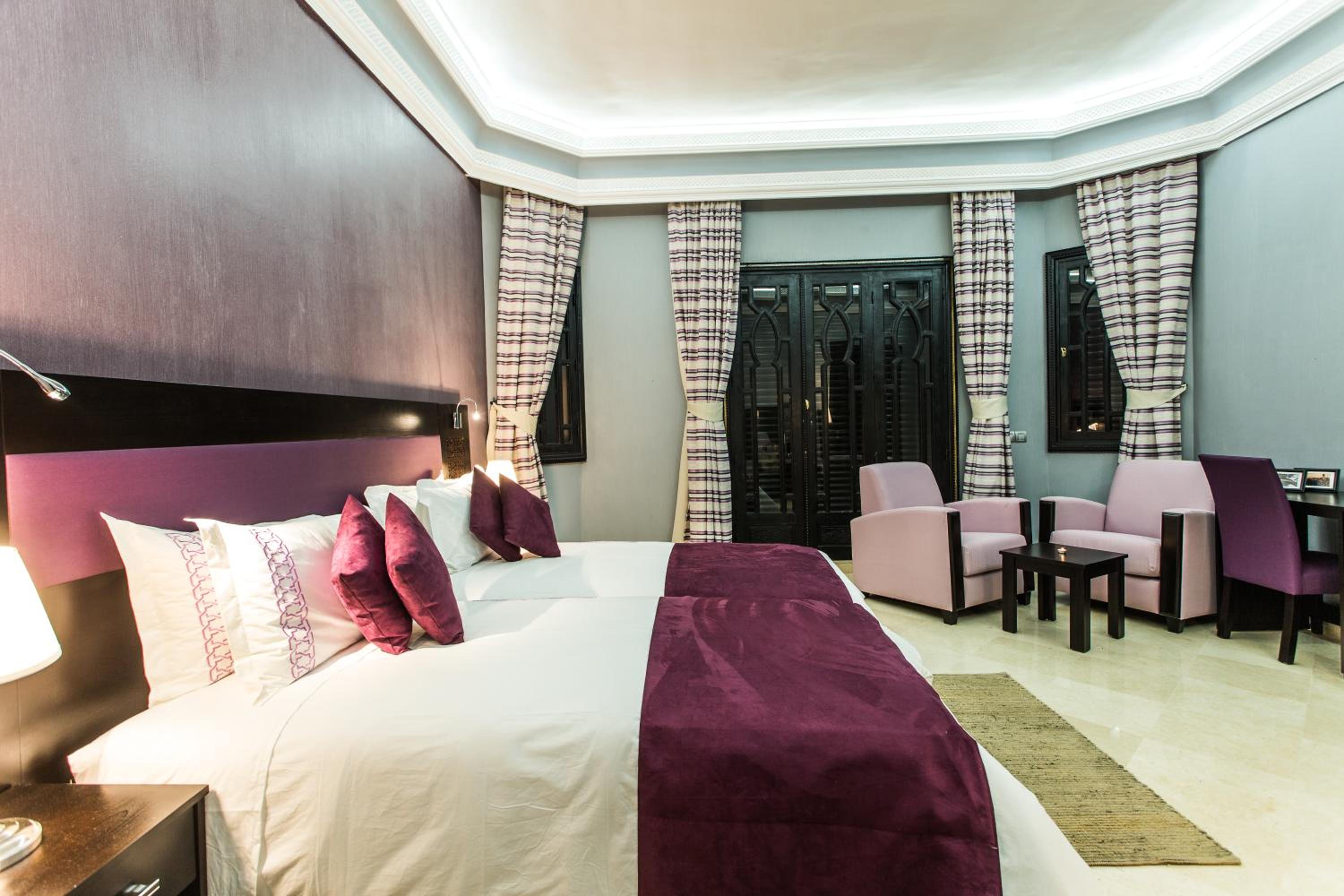 Double Room with Pool View - Photo 1