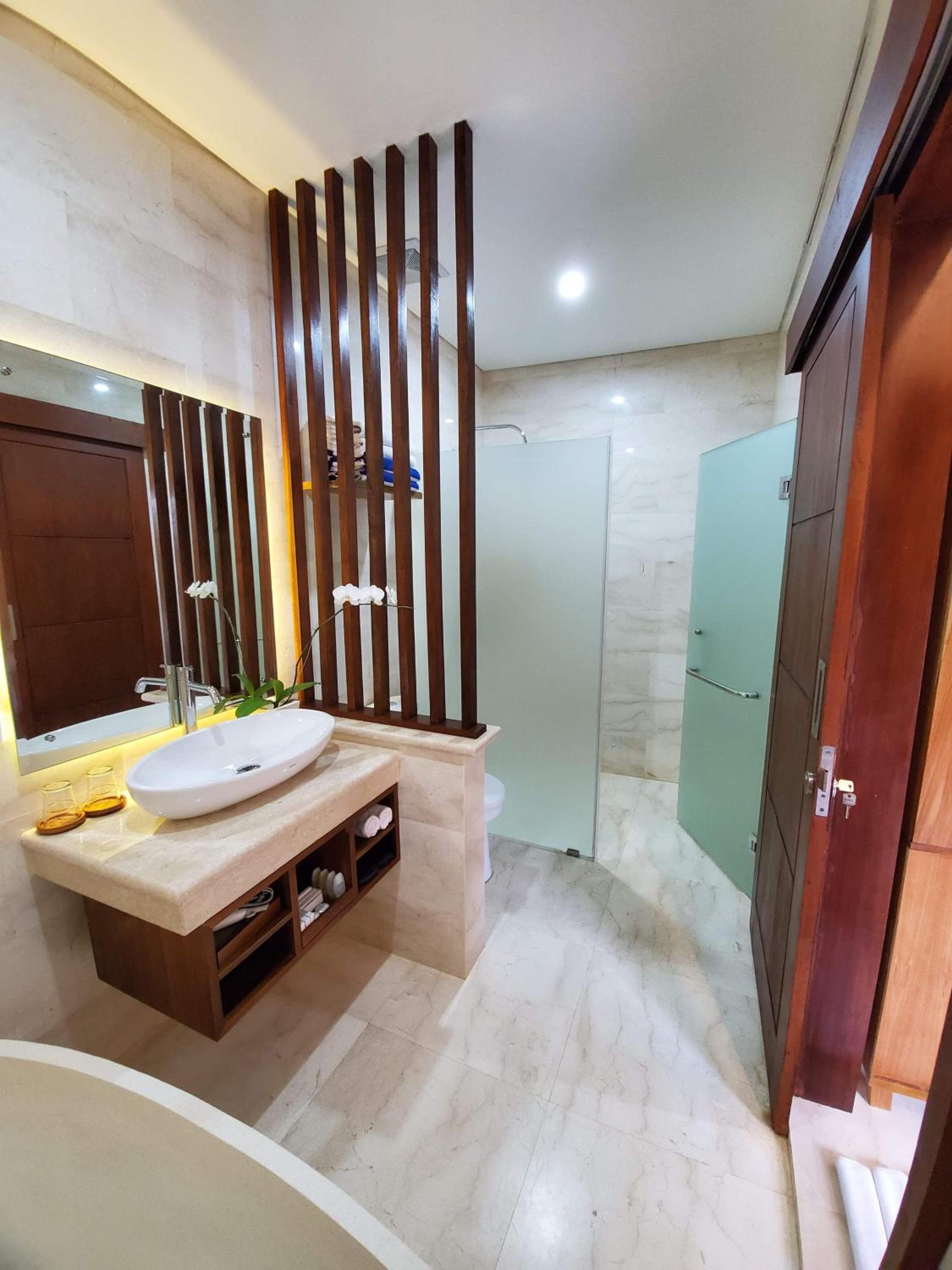 Villa with Private Pool - Photo 11