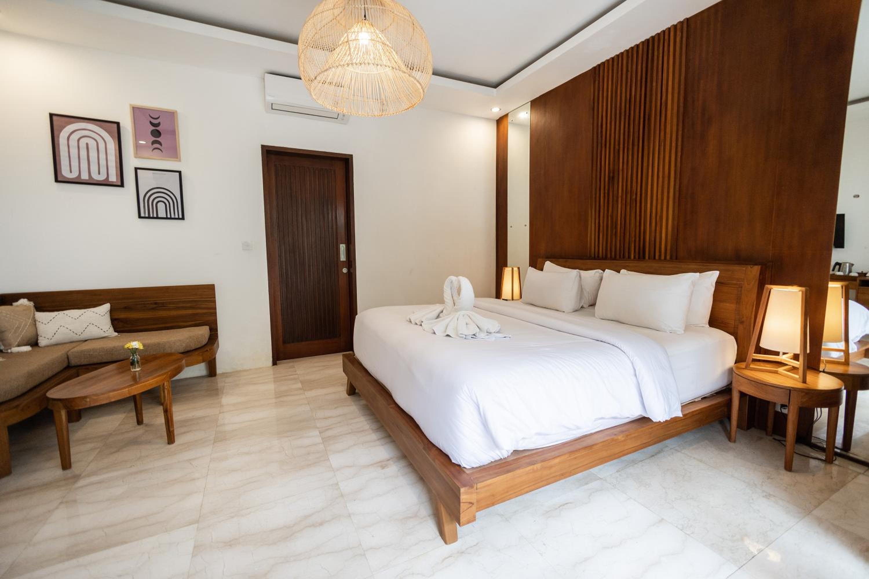Deluxe King Room - Photo 3