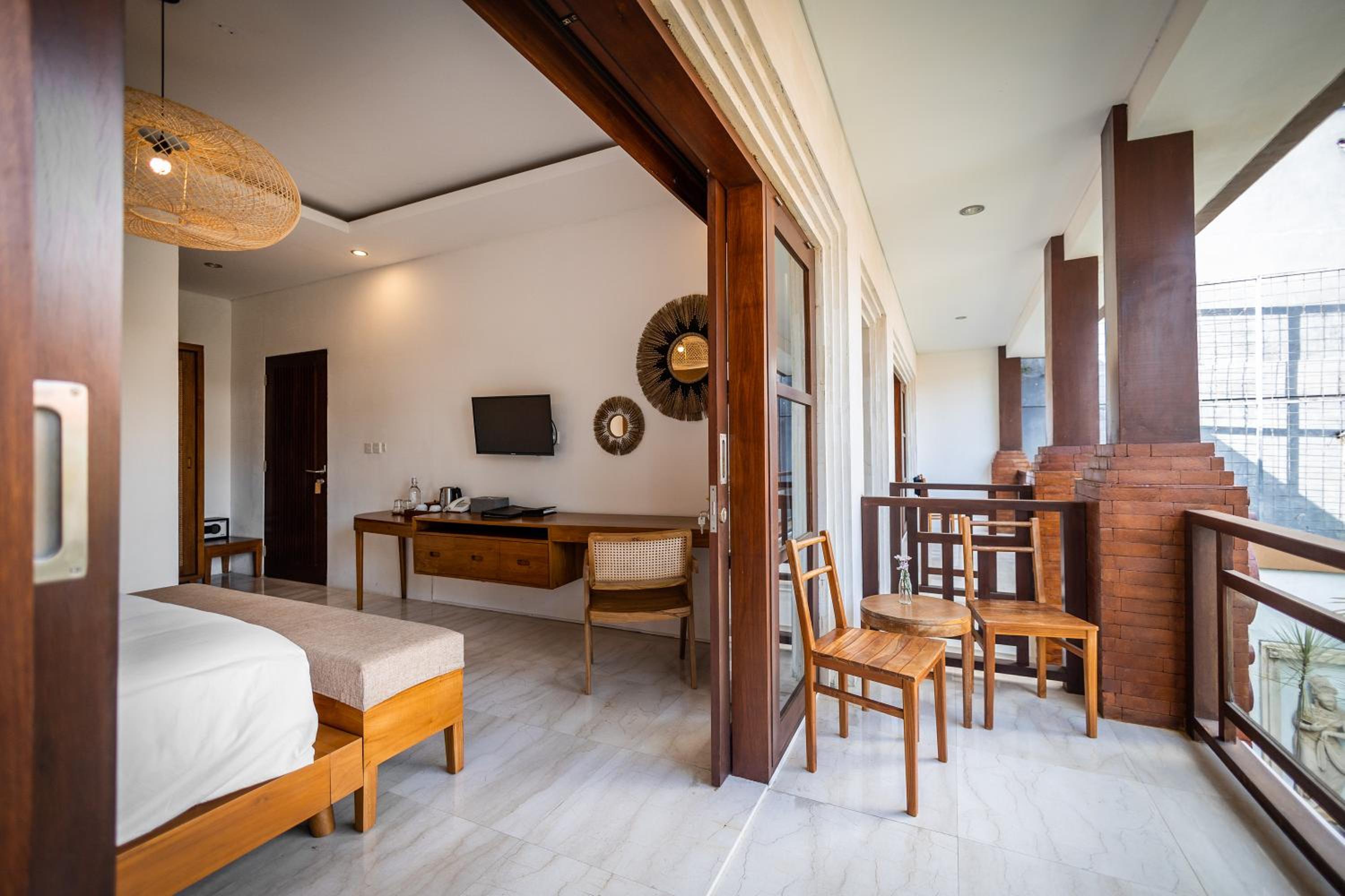 Deluxe King Room - Photo 6