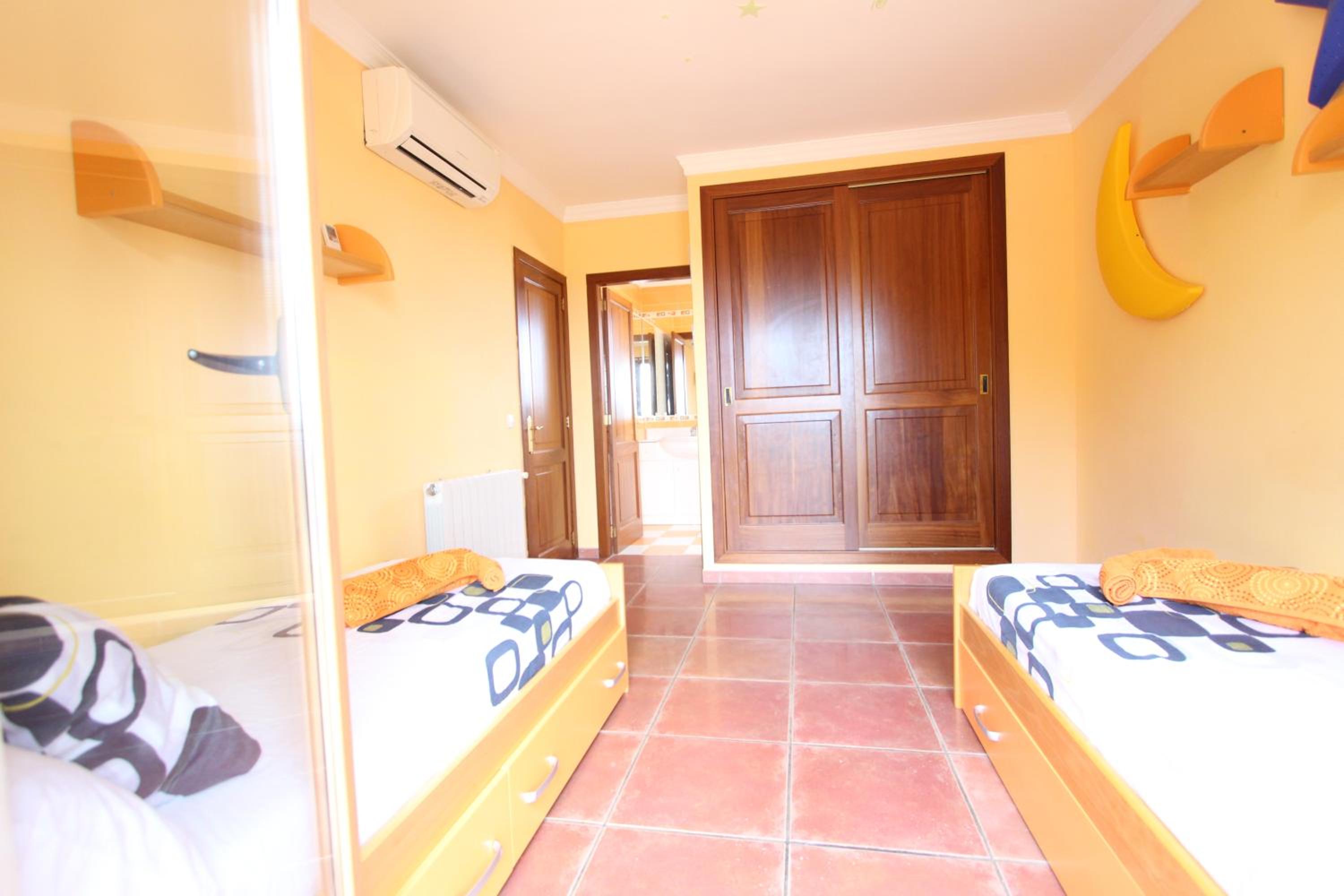 Villa de Tres Habitaciones