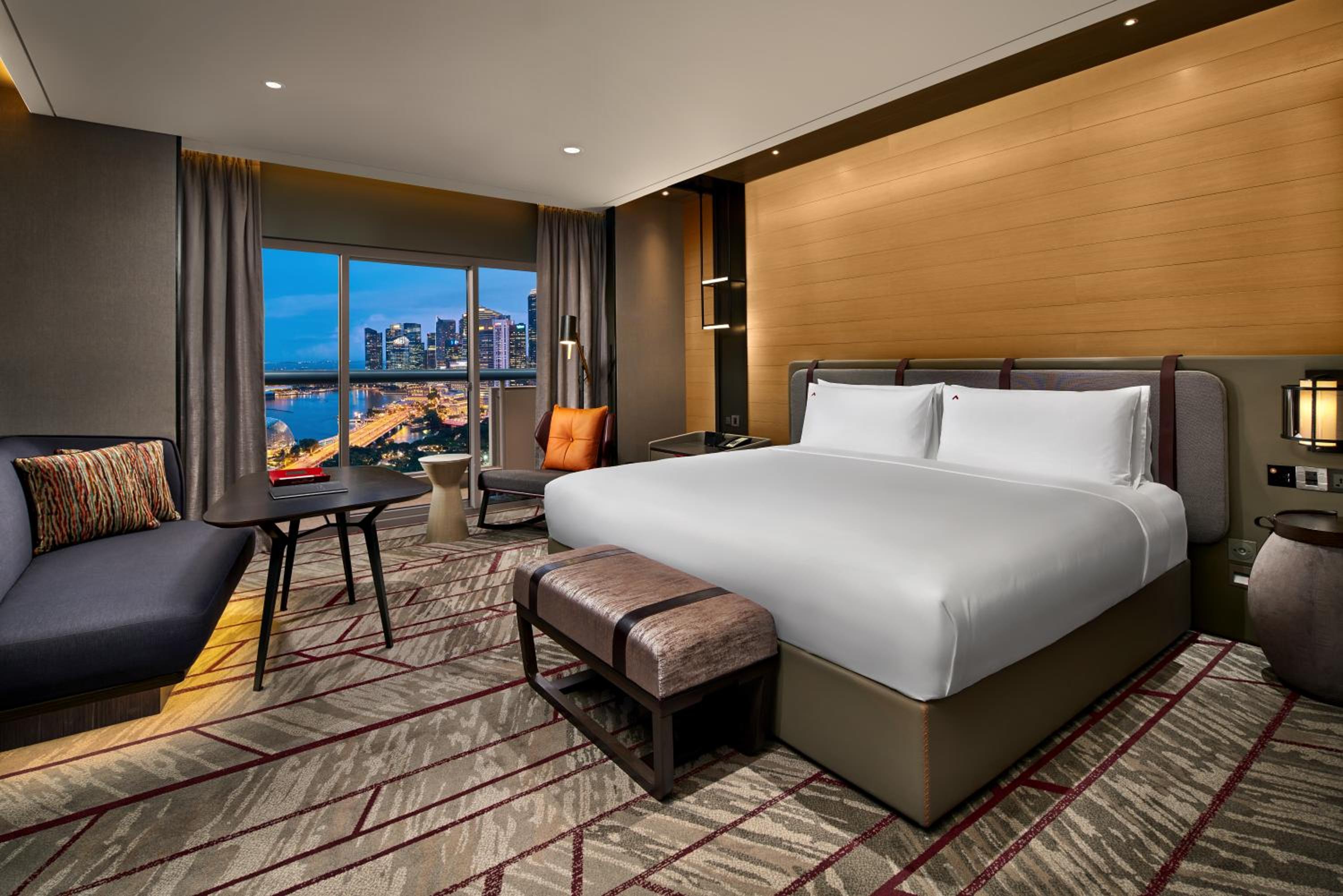 Premier Prestige King Room with Balcony and Marina Bay View