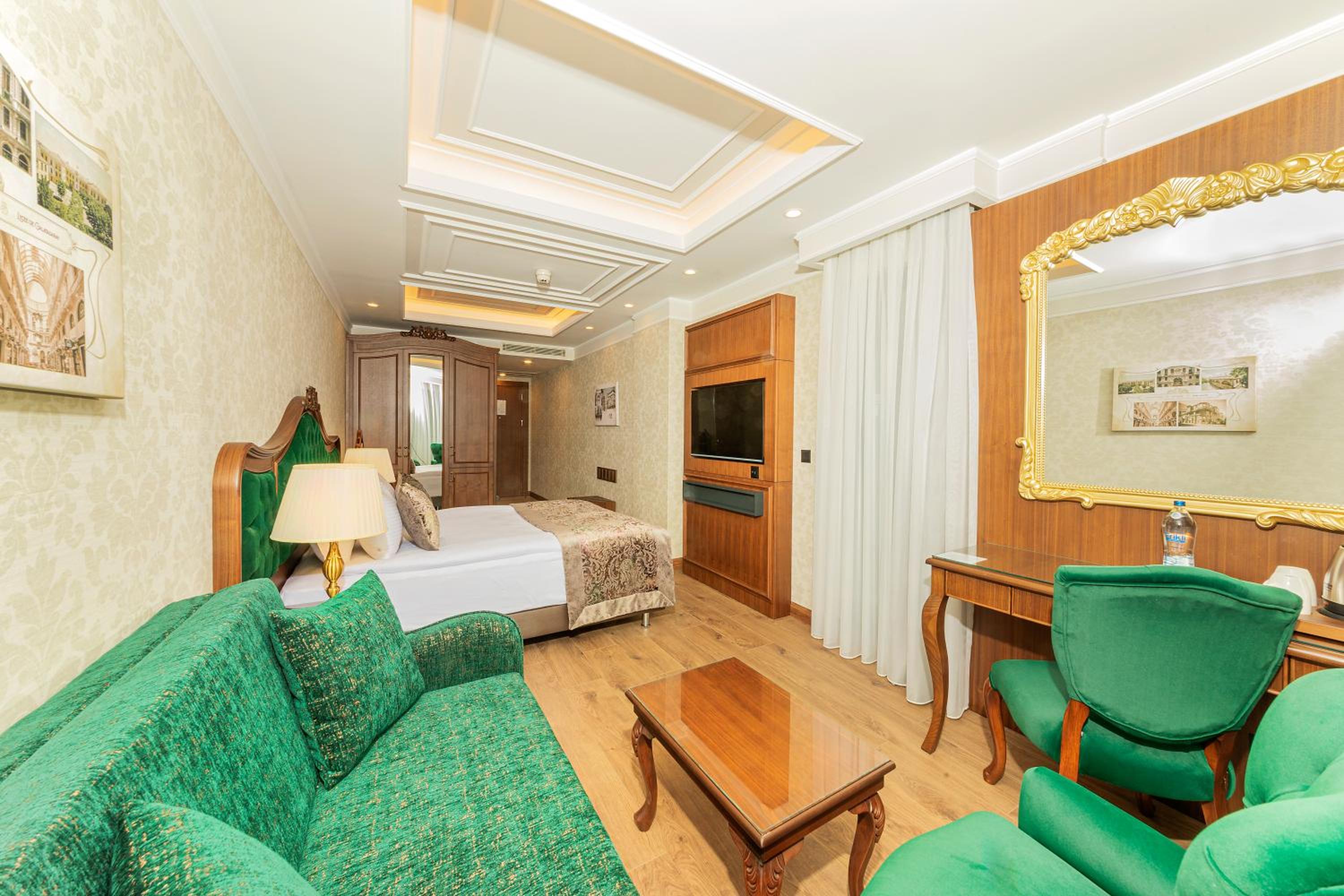 Deluxe Double Room photo 2