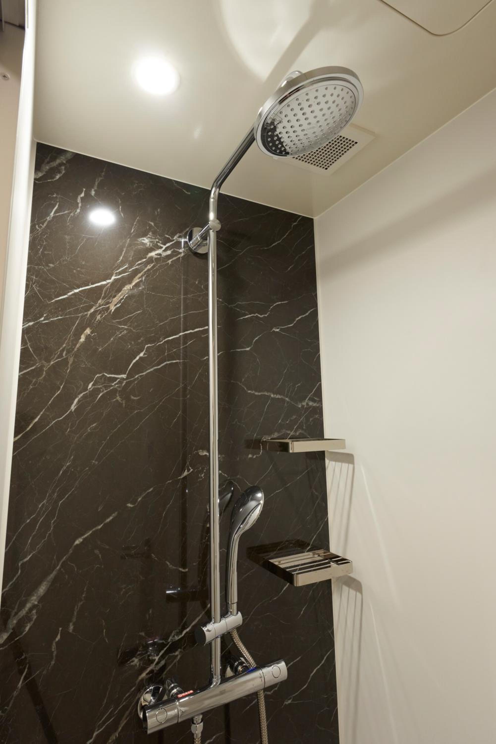 King Room - Disability Access - Photo 13