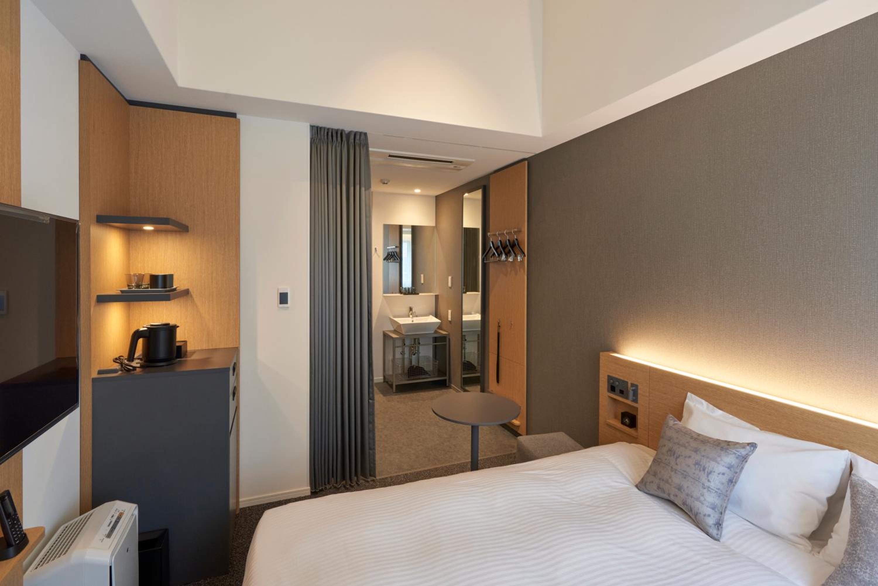 King Room - Disability Access - Photo 10