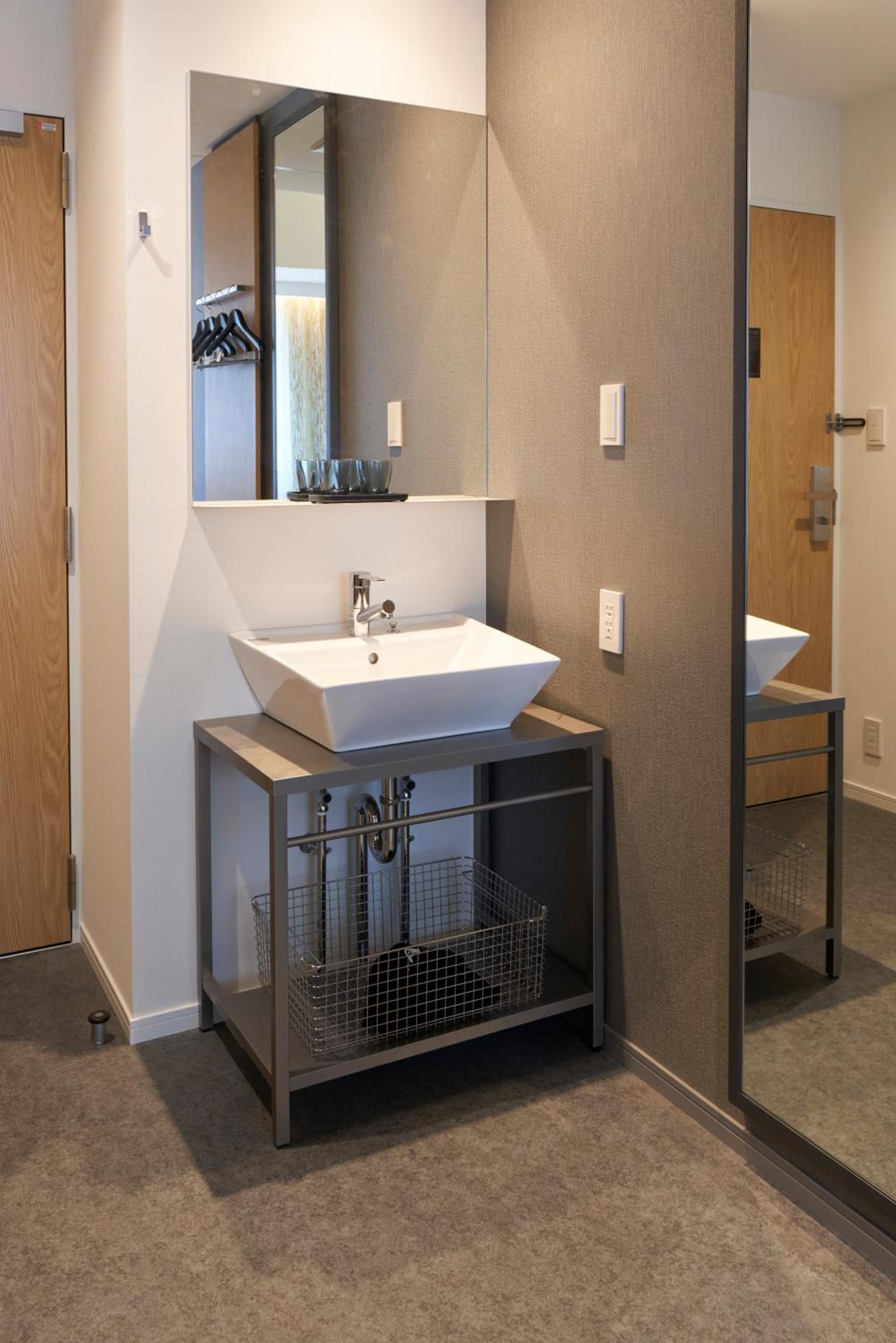 King Room - Disability Access - Photo 12