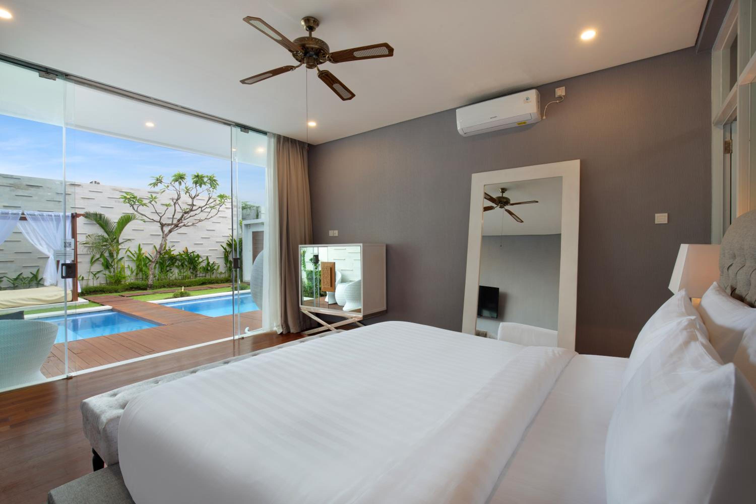 Luxury One-Bedroom Villa with Private Pool - Photo 3