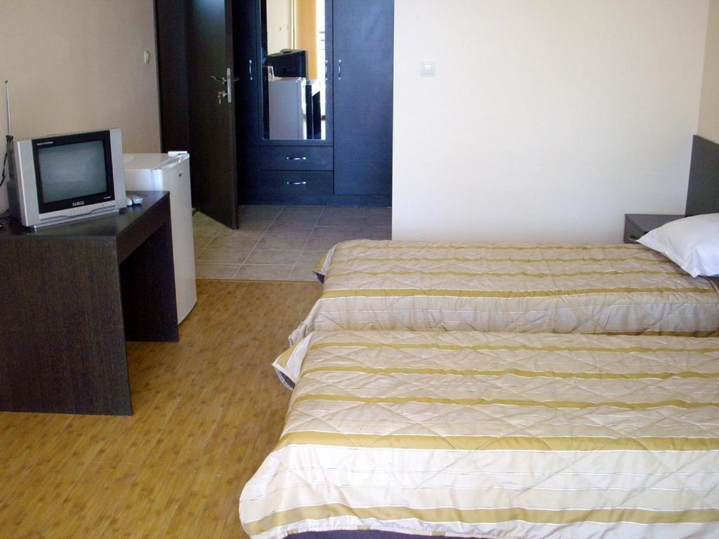 Budget Double Room photo 2