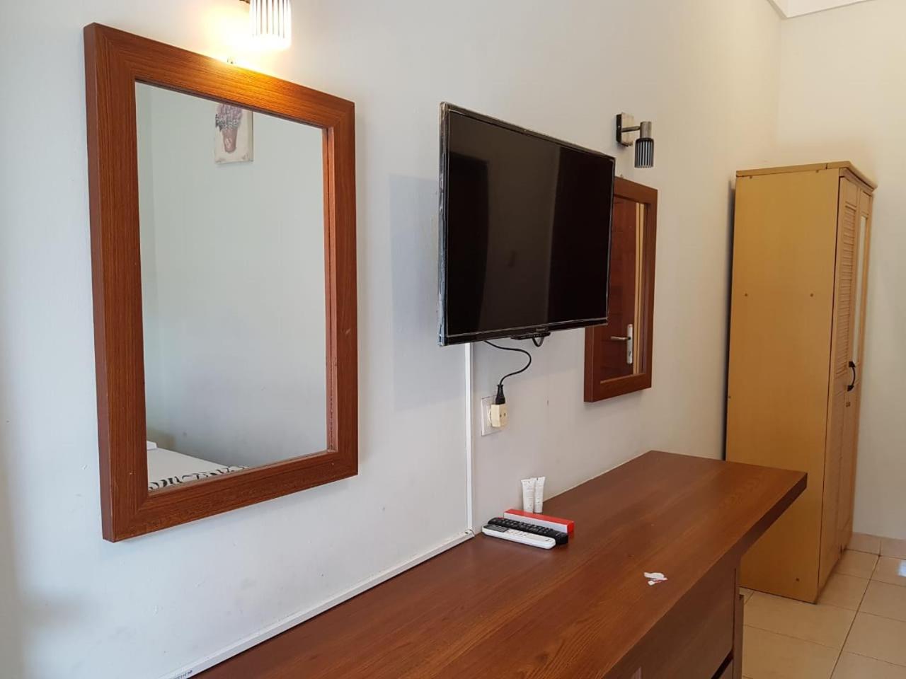 Standard Double Room - Photo 8