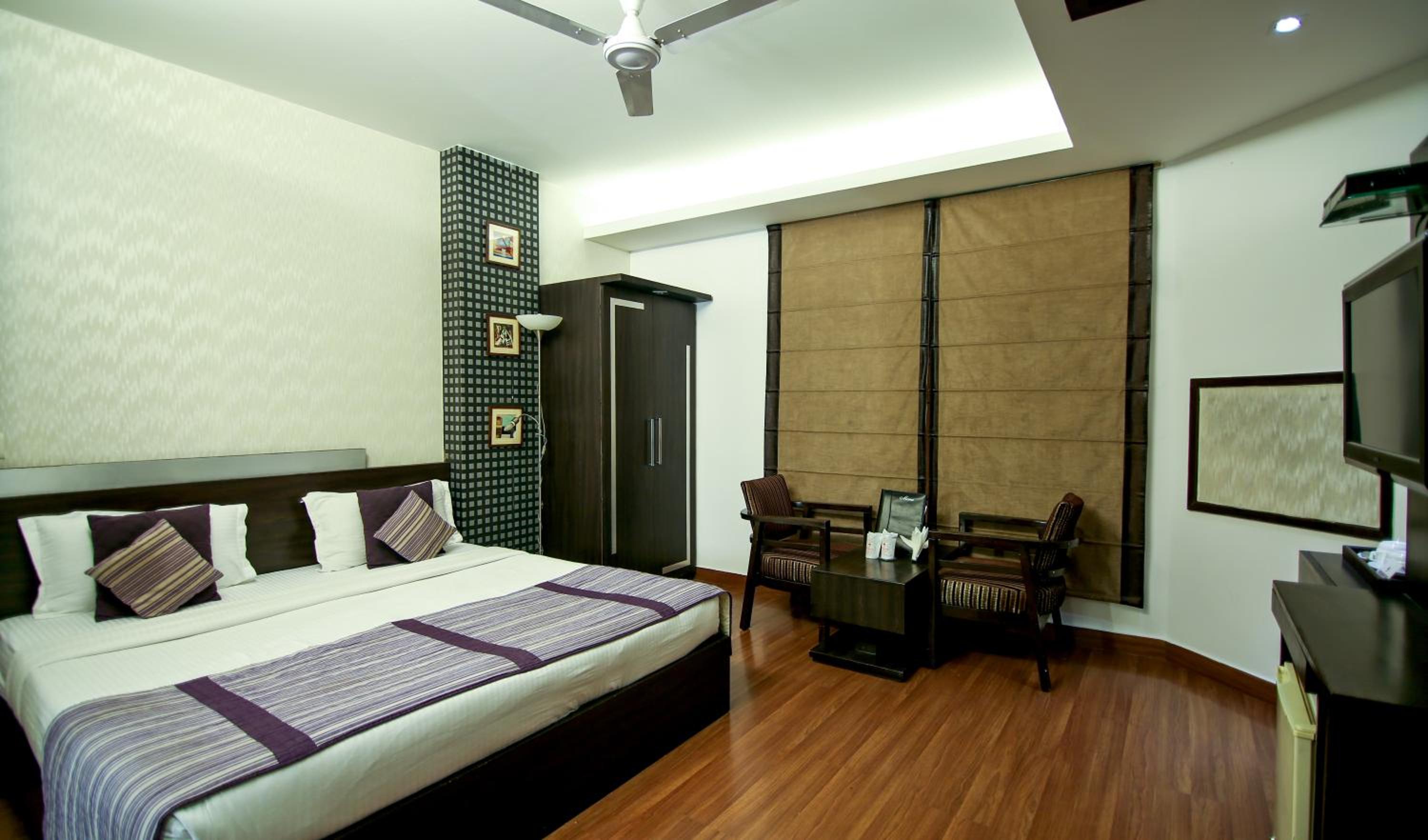 Executive Double Room with Free Airport Pickup photo 2