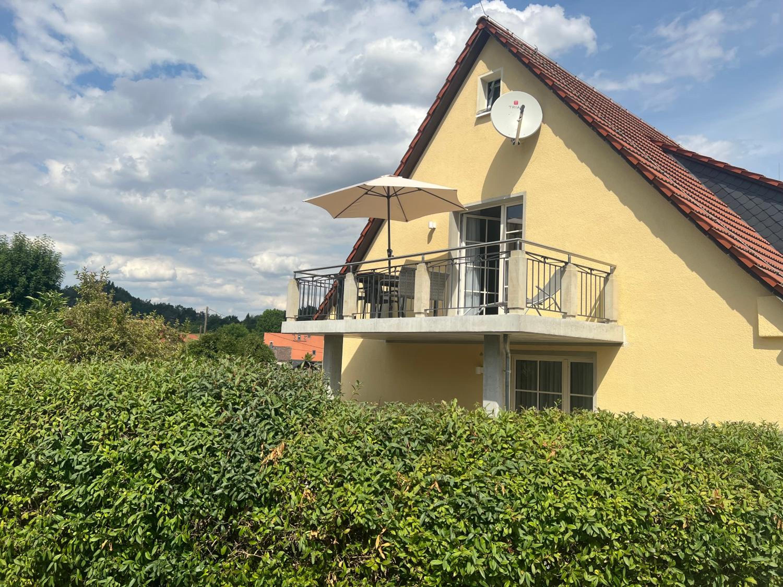 Two-Bedroom Apartment with Garden View (1.2 mi away) photo 2