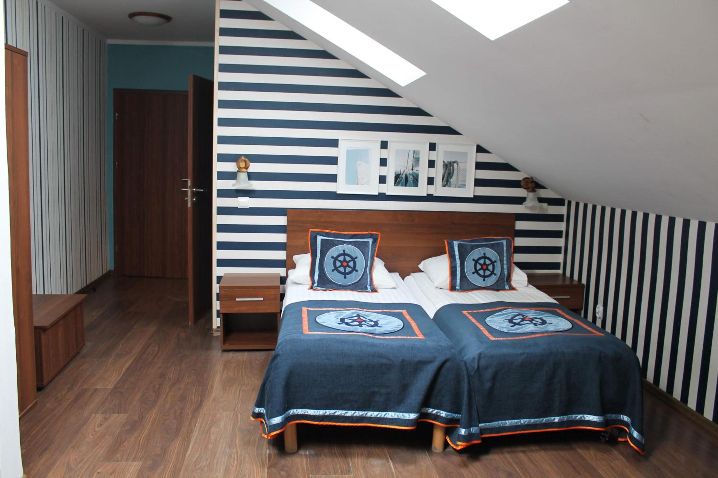 Large Double Room photo 1