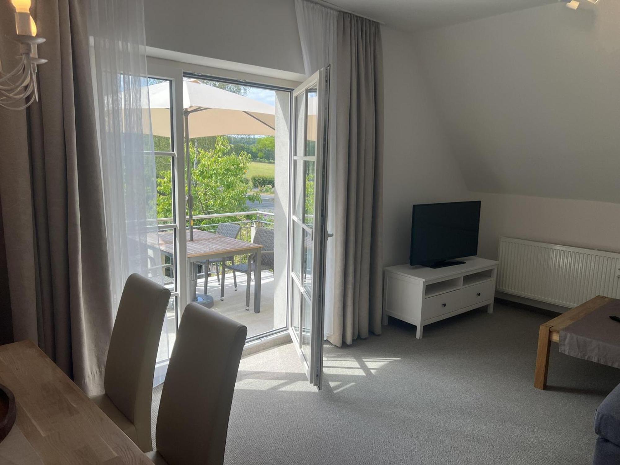 Apartment with Mountain View photo 2