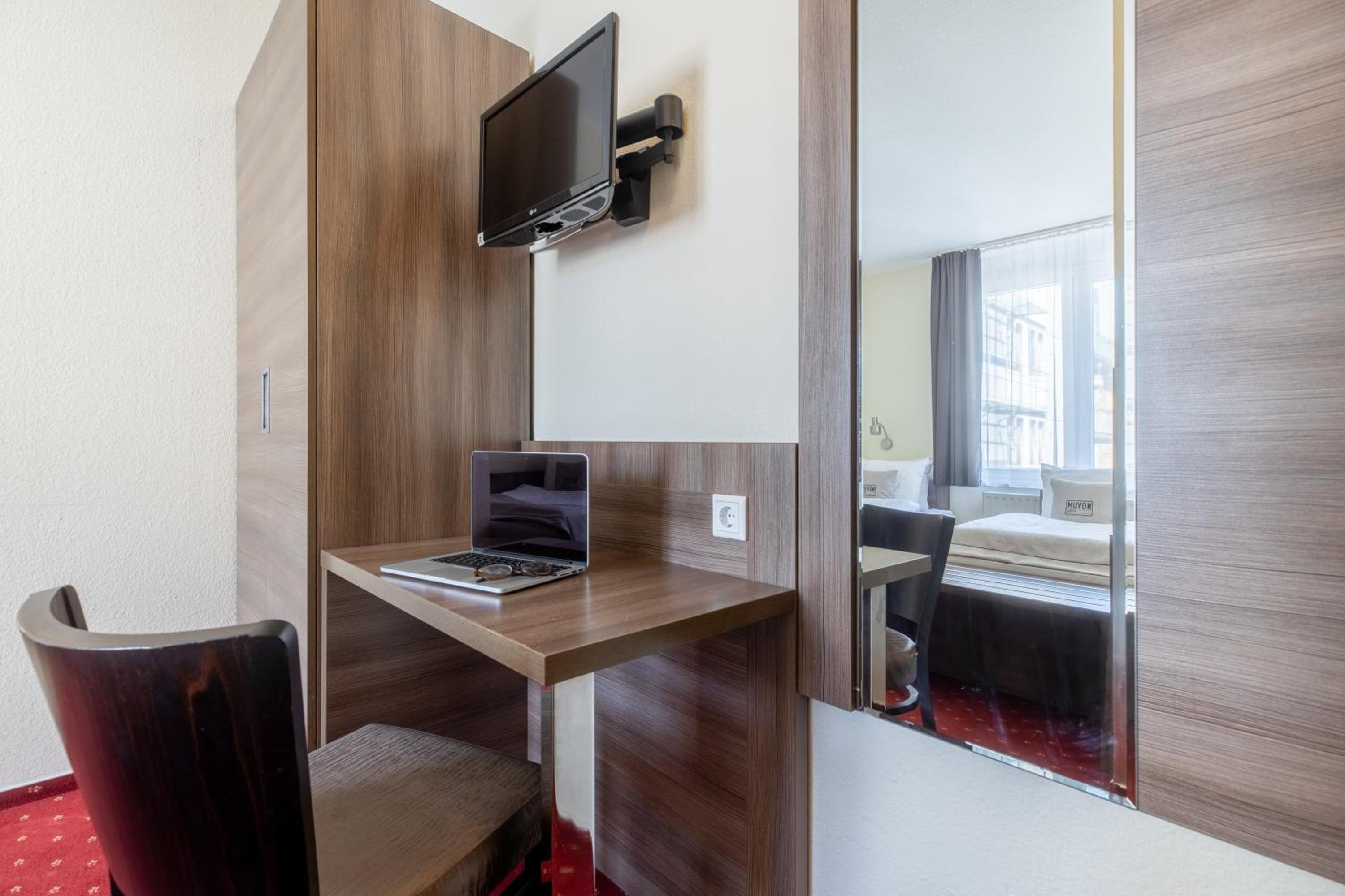 Standard Triple Room - Photo 3