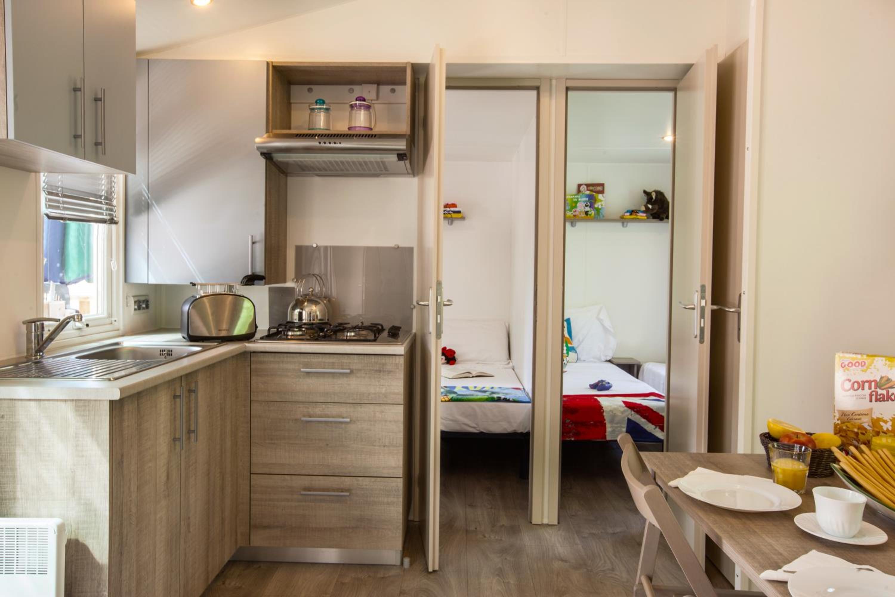 Three-Bedroom Bungalow - Photo 2
