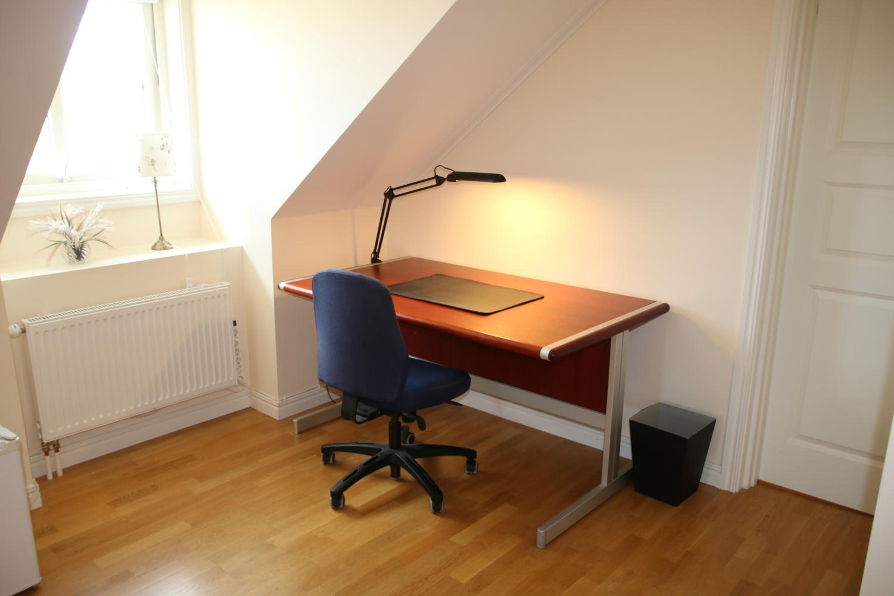 Quadruple Room with Private Bathroom - Photo 6