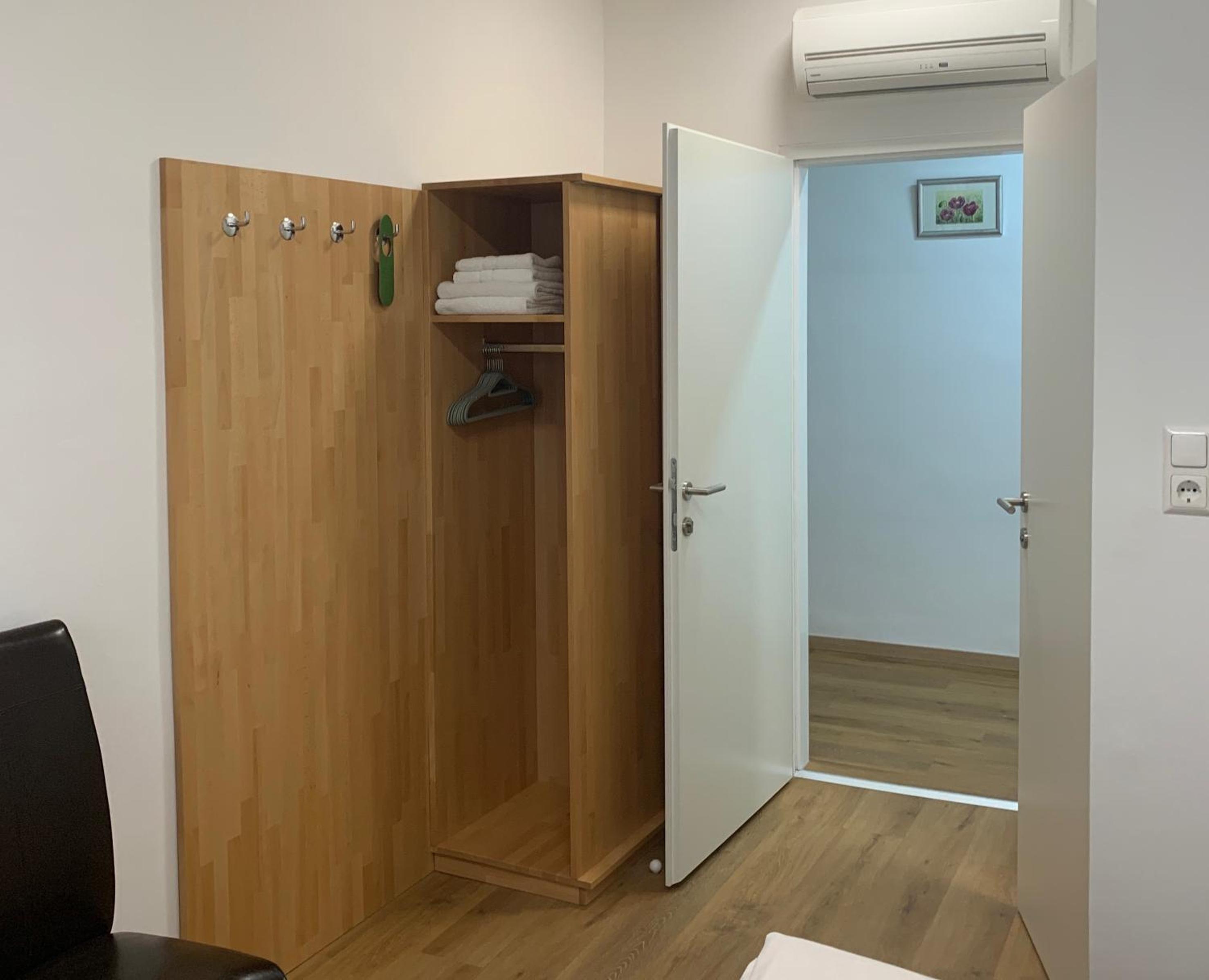 Single Room with Balcony photo 2