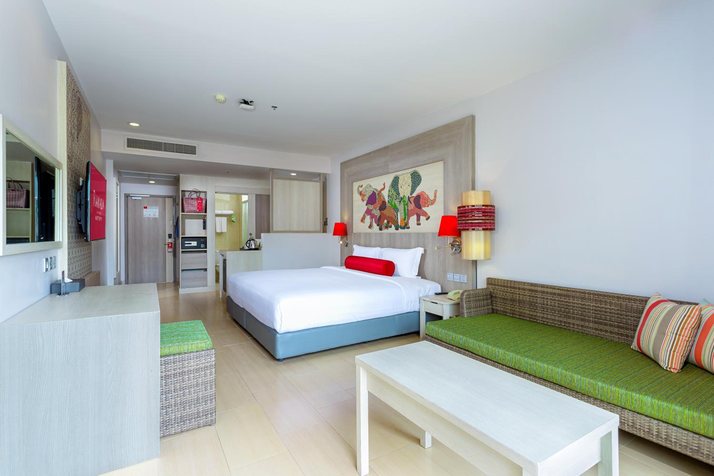 Premier Double Room with Pool View photo 2