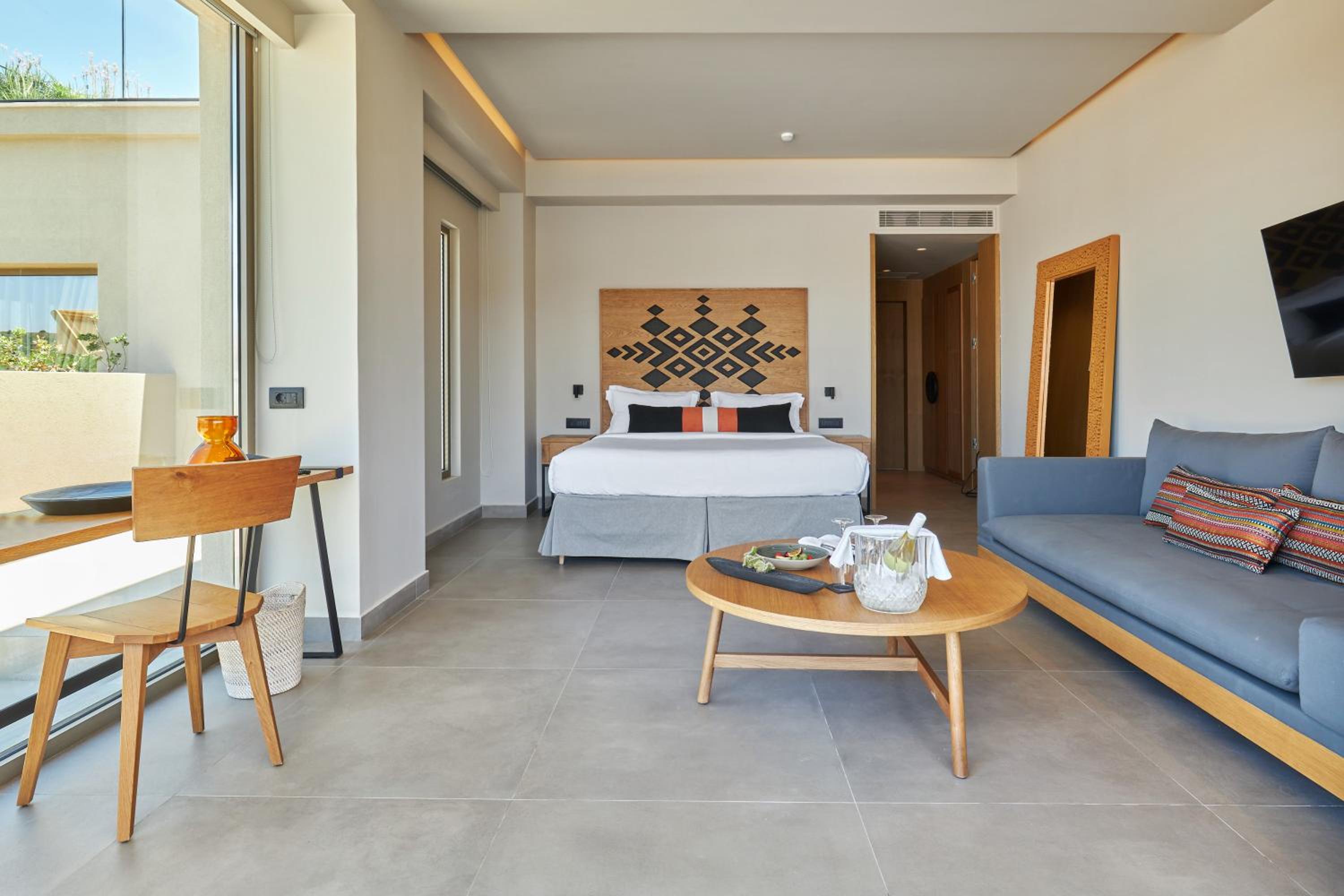 Amber Suite Sea View with Plunge Pool - Photo 2