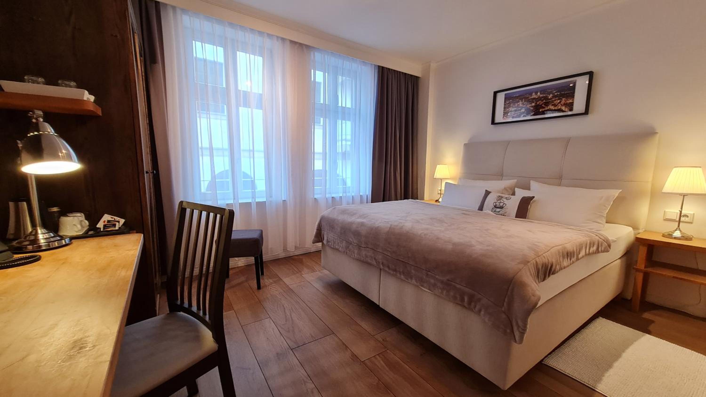 Premium Double Room - Photo 15
