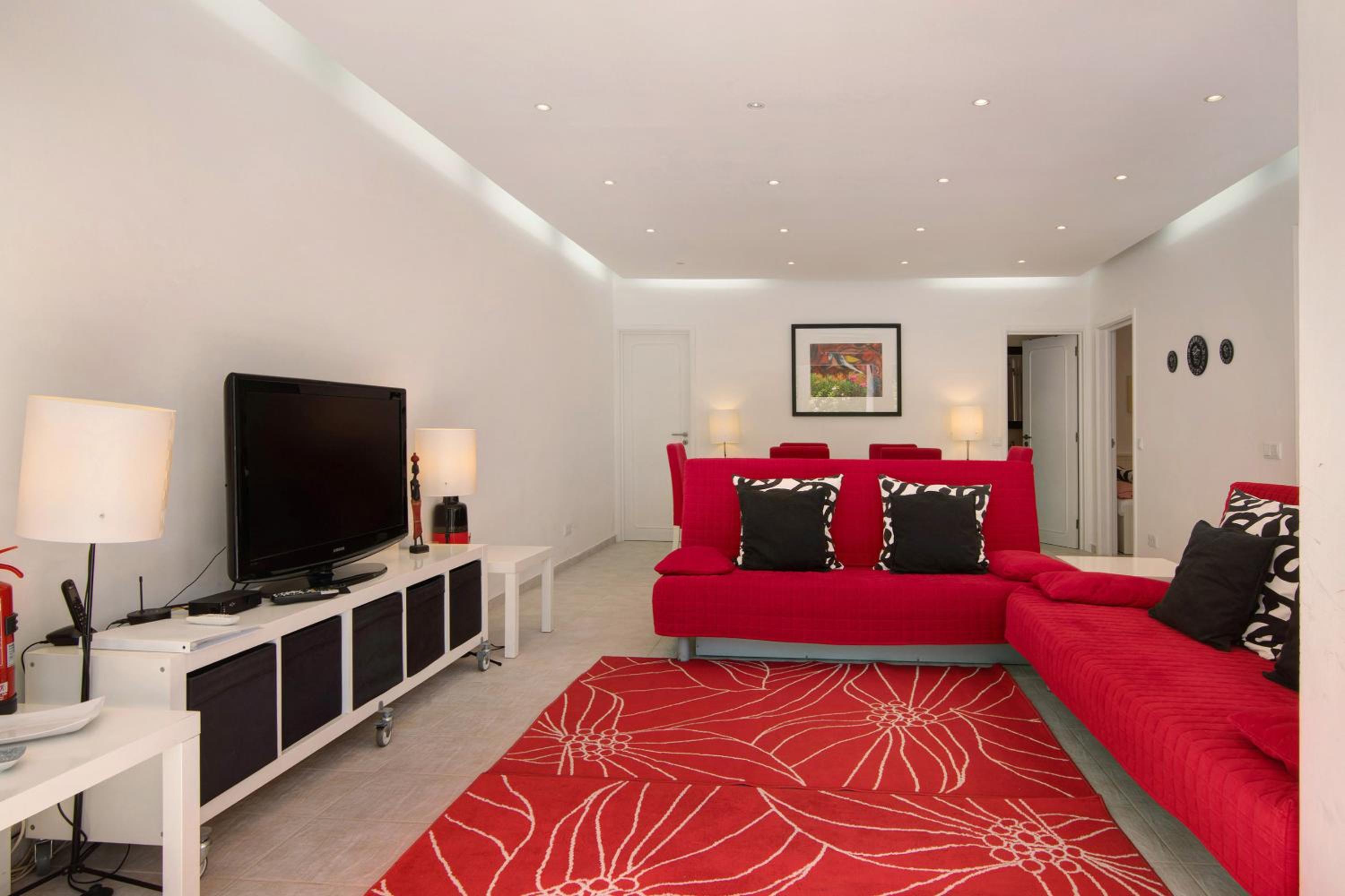 Two-Bedroom Deluxe Apartment with Garden View