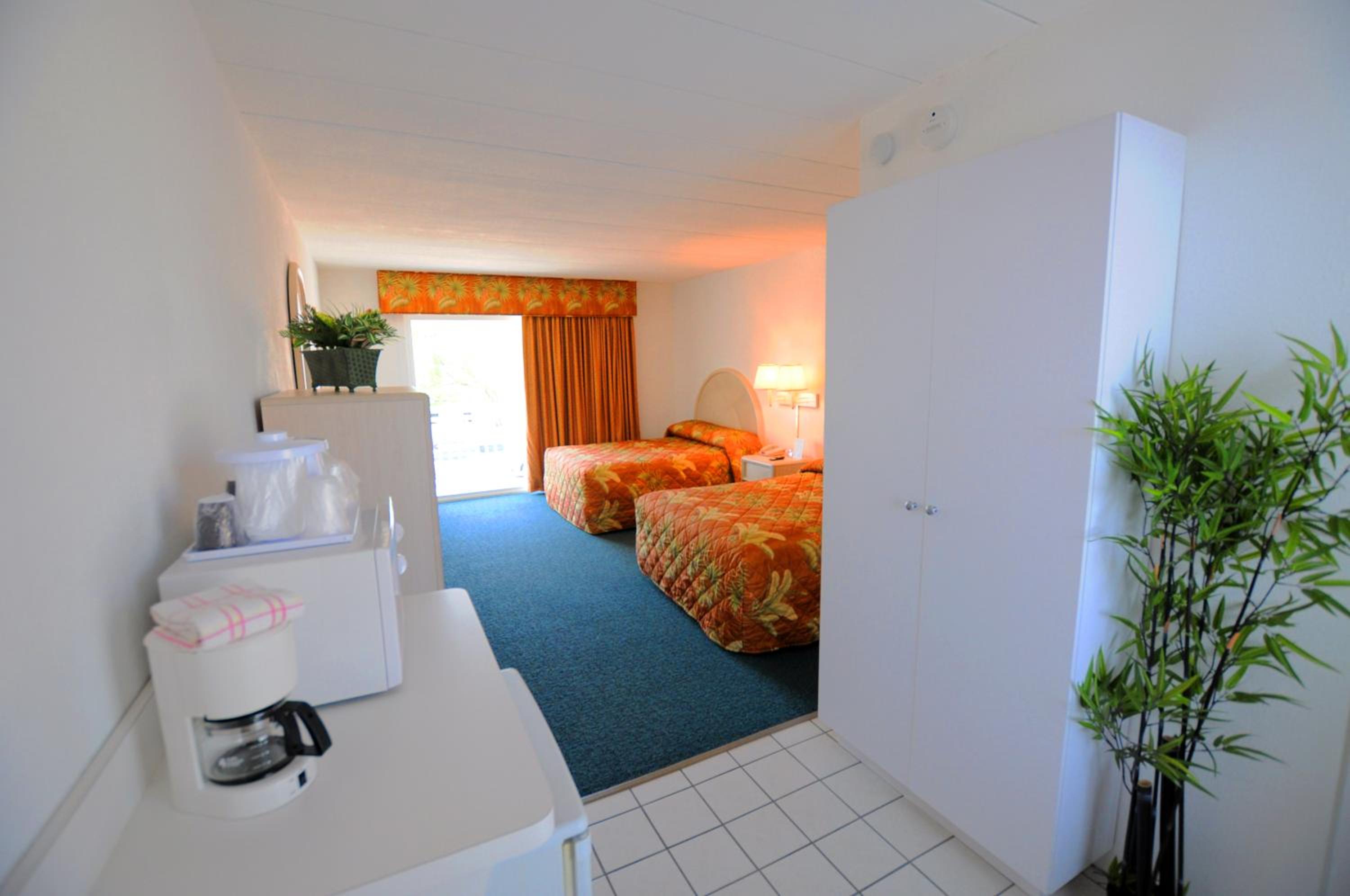 Standard Queen Room with Balcony photo 1