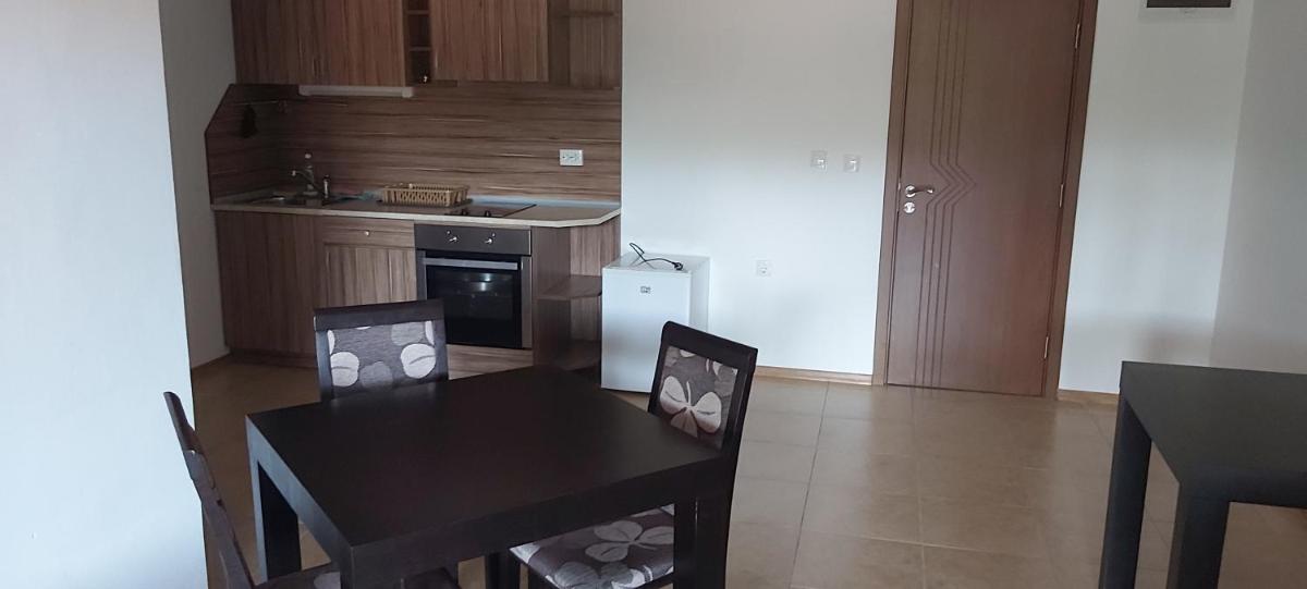 Superior One-Bedroom Apartment photo 2