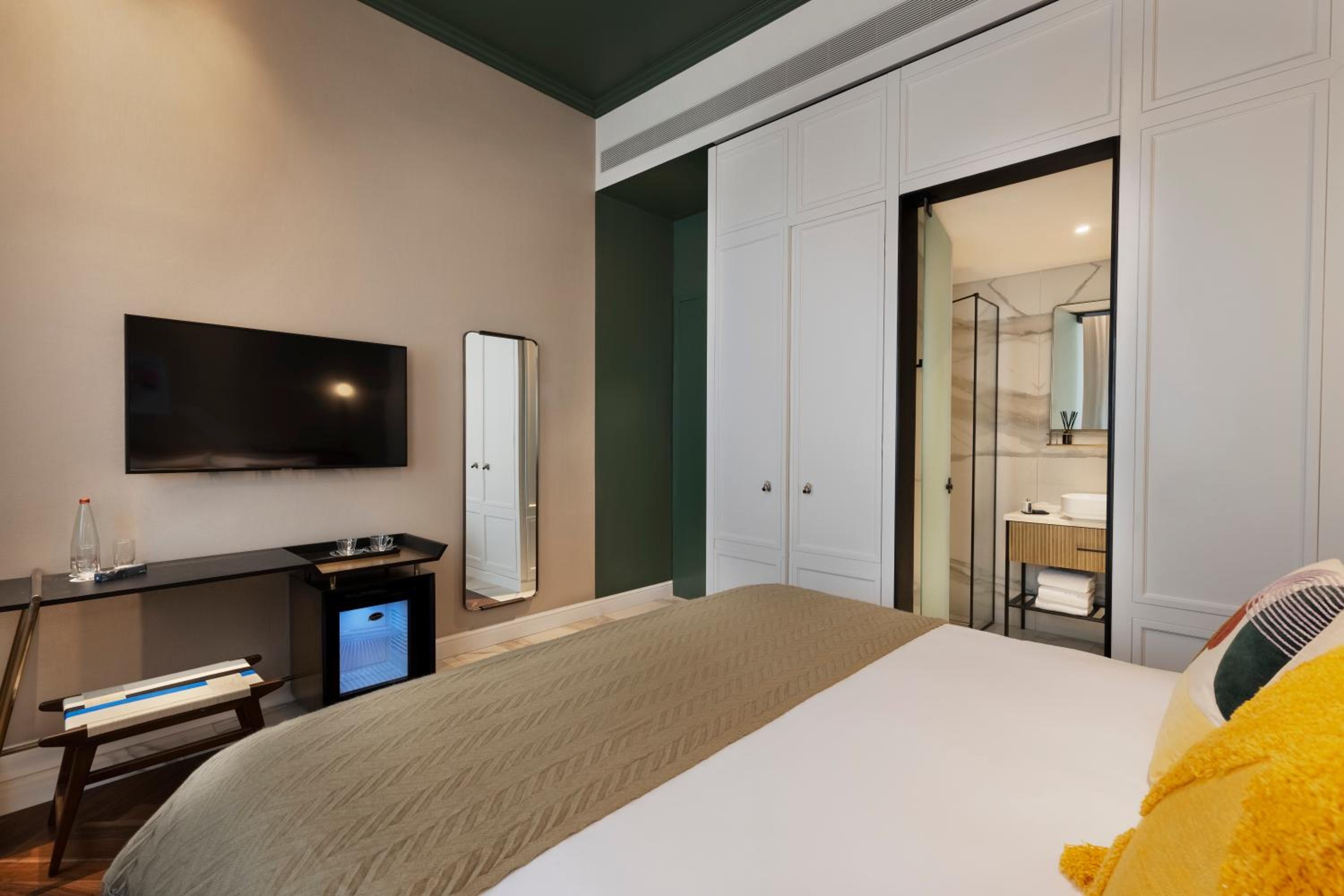 Double Room - Photo 3
