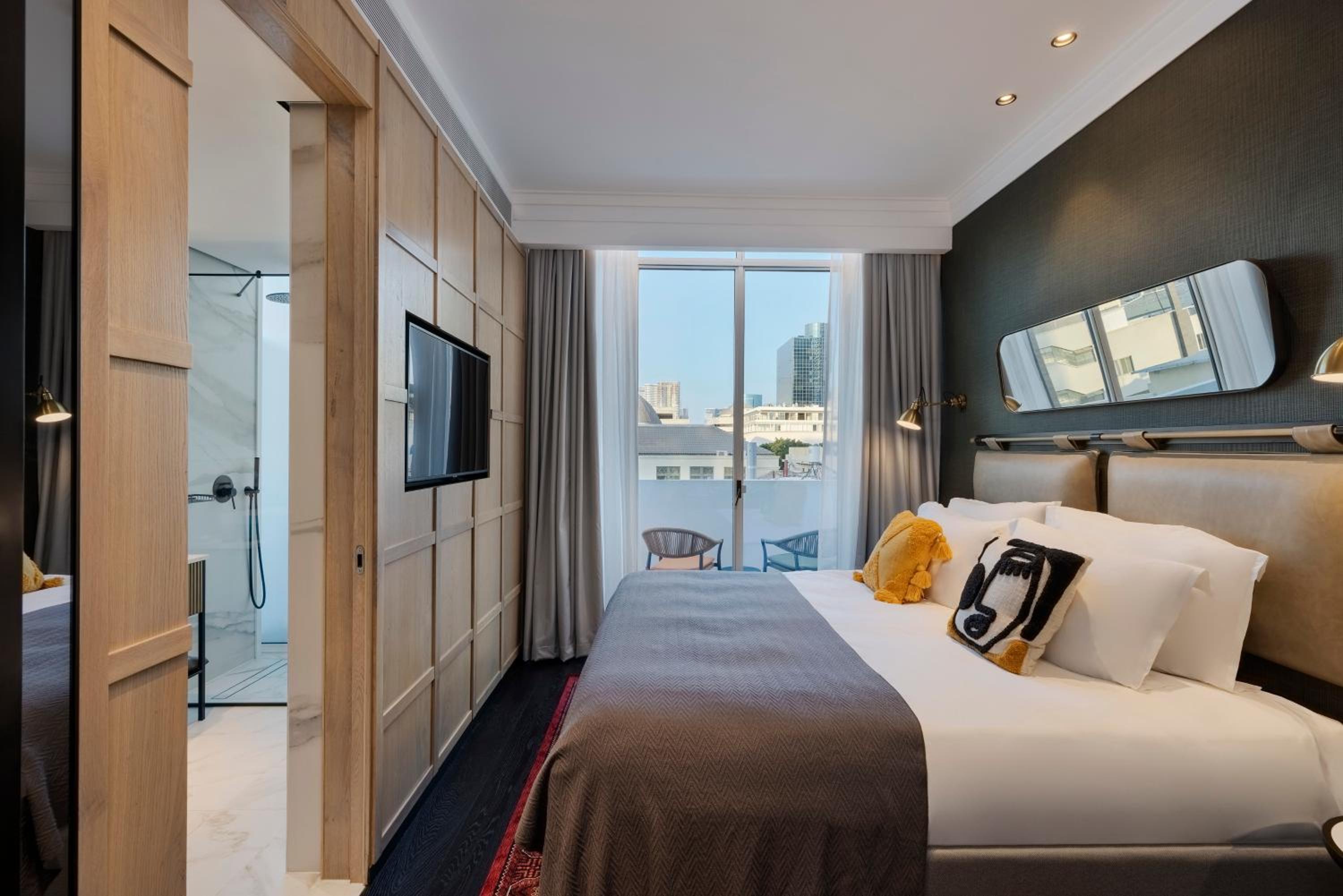 Double Room with Balcony - Photo 1