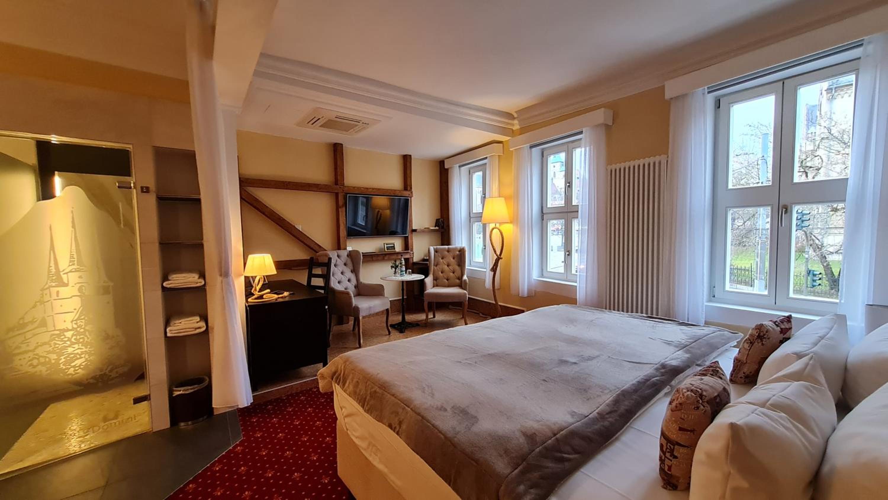 Deluxe Double Room - Photo 15