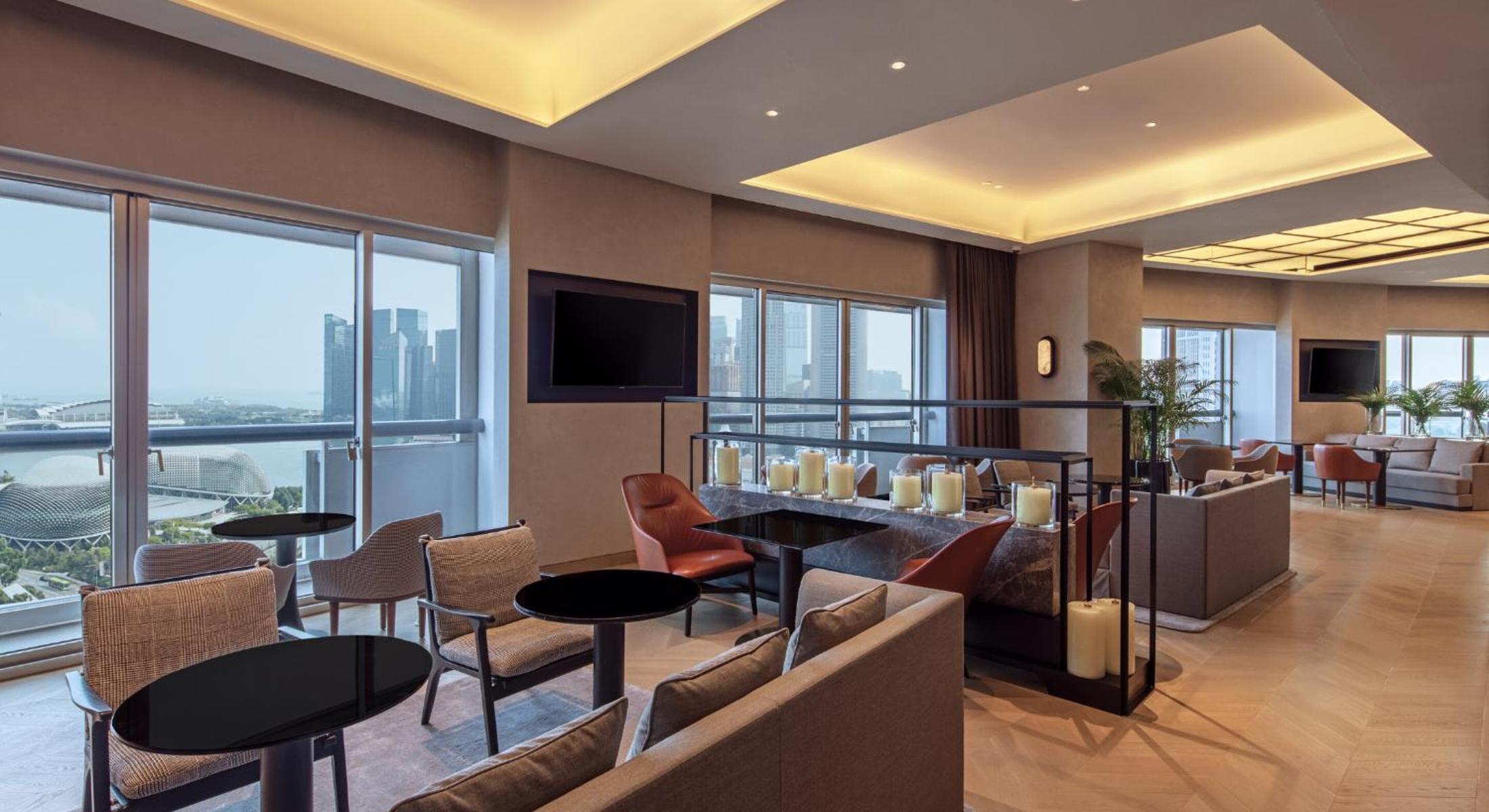 Fairmont Gold Marina Bay Room, 1 King, Balcony, Marina Bay View, Lounge Access