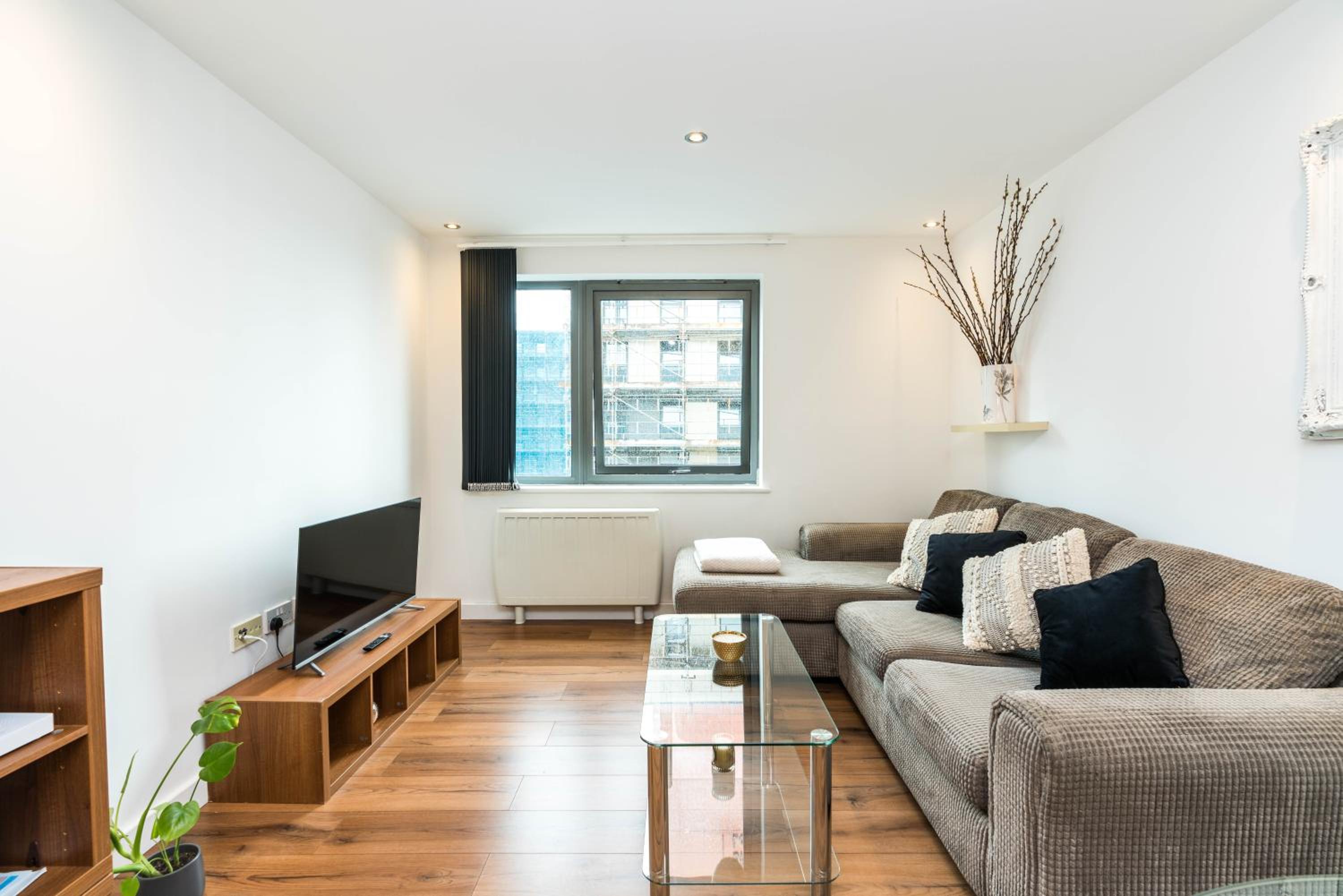 One-Bedroom Apartment photo 3
