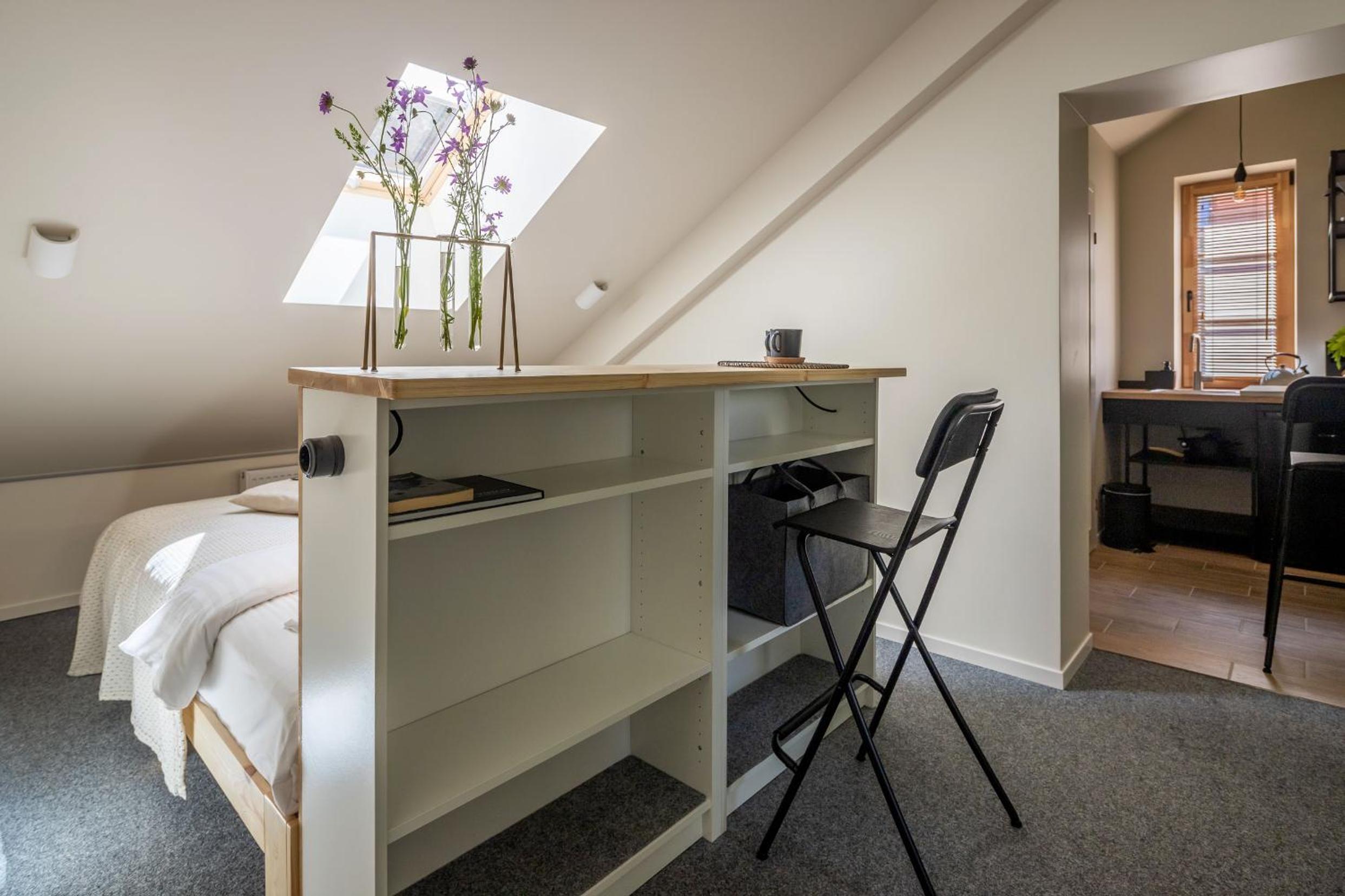 One-Bedroom Apartment - Photo 6