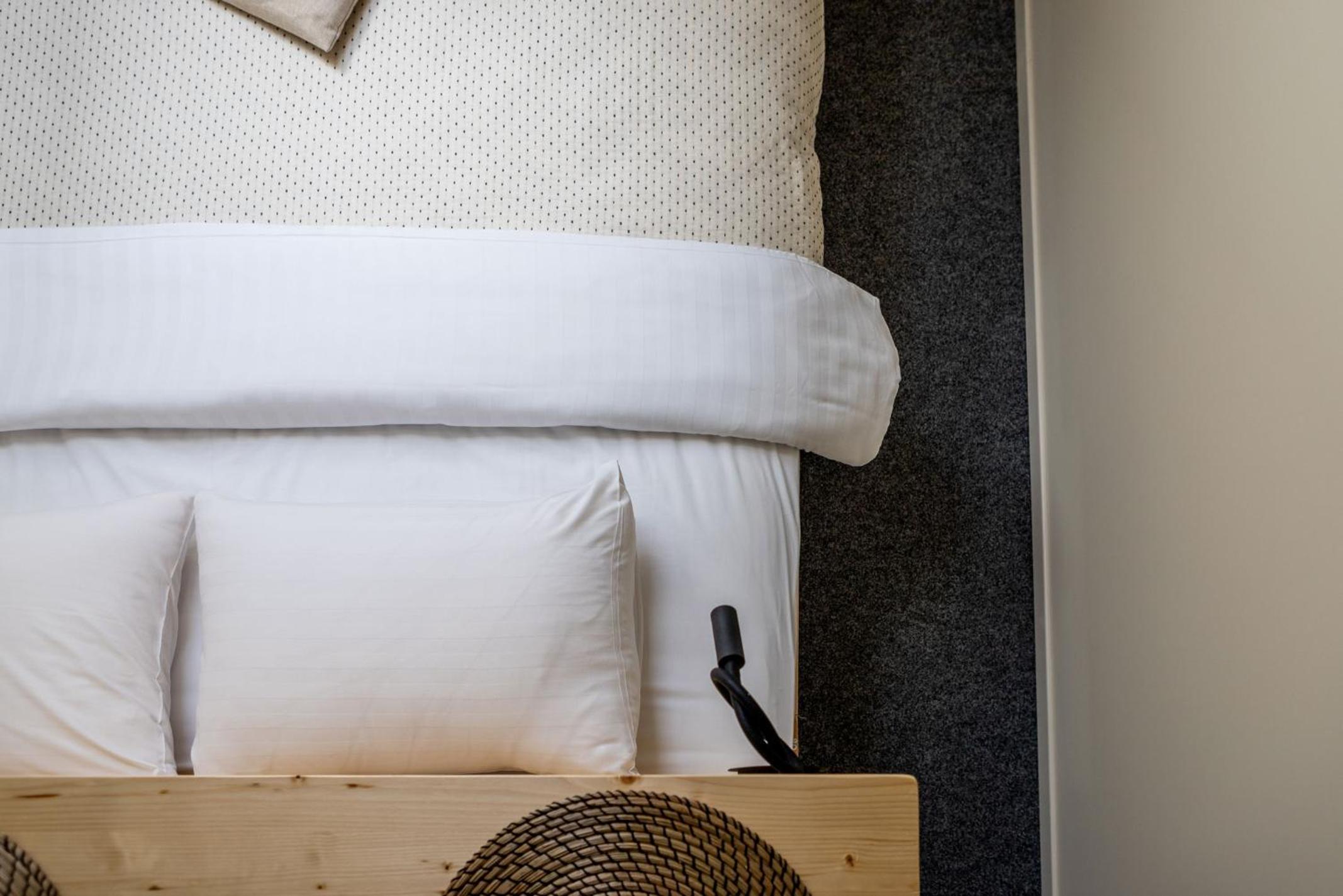 One-Bedroom Apartment - Photo 8