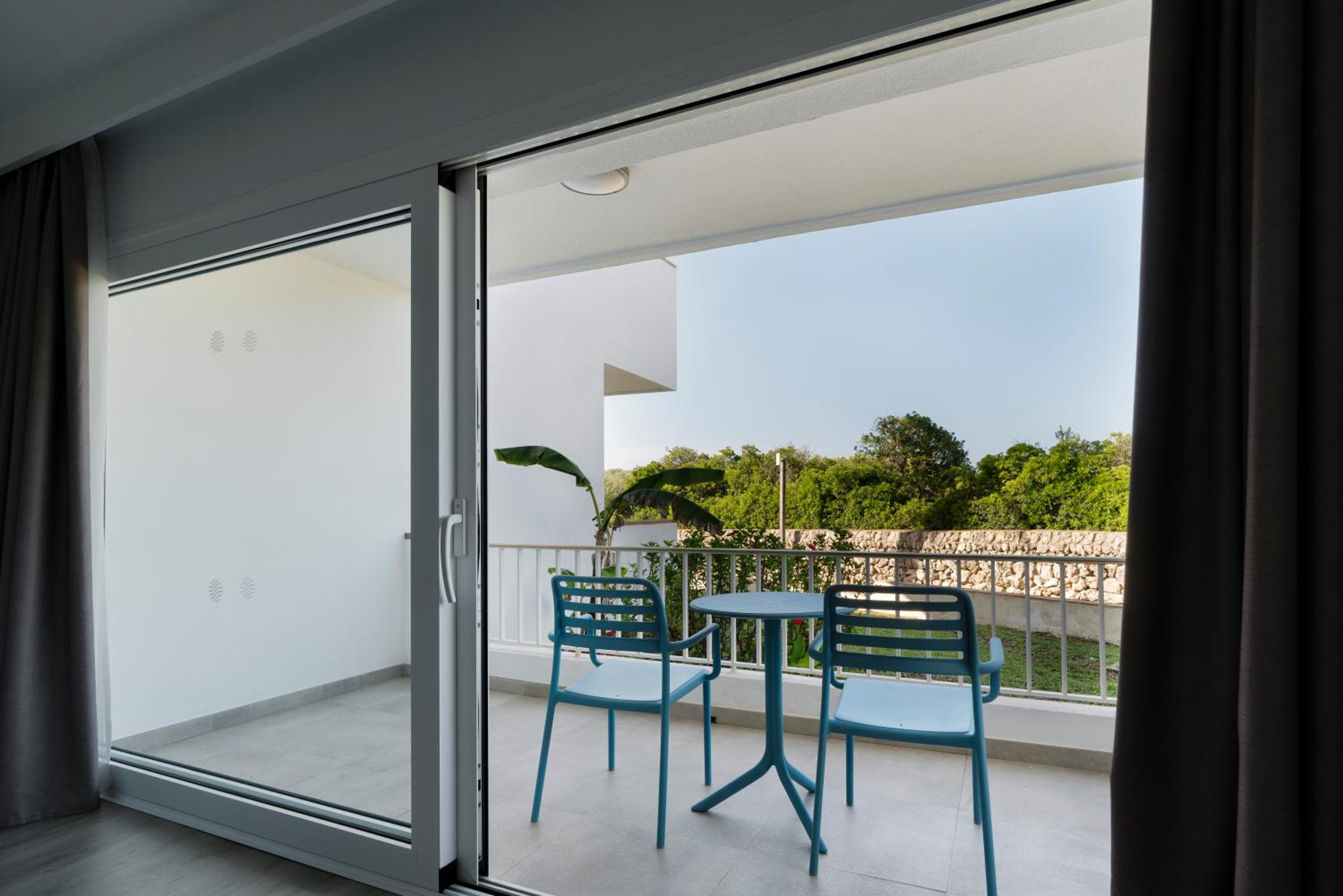 Apartment with Garden View